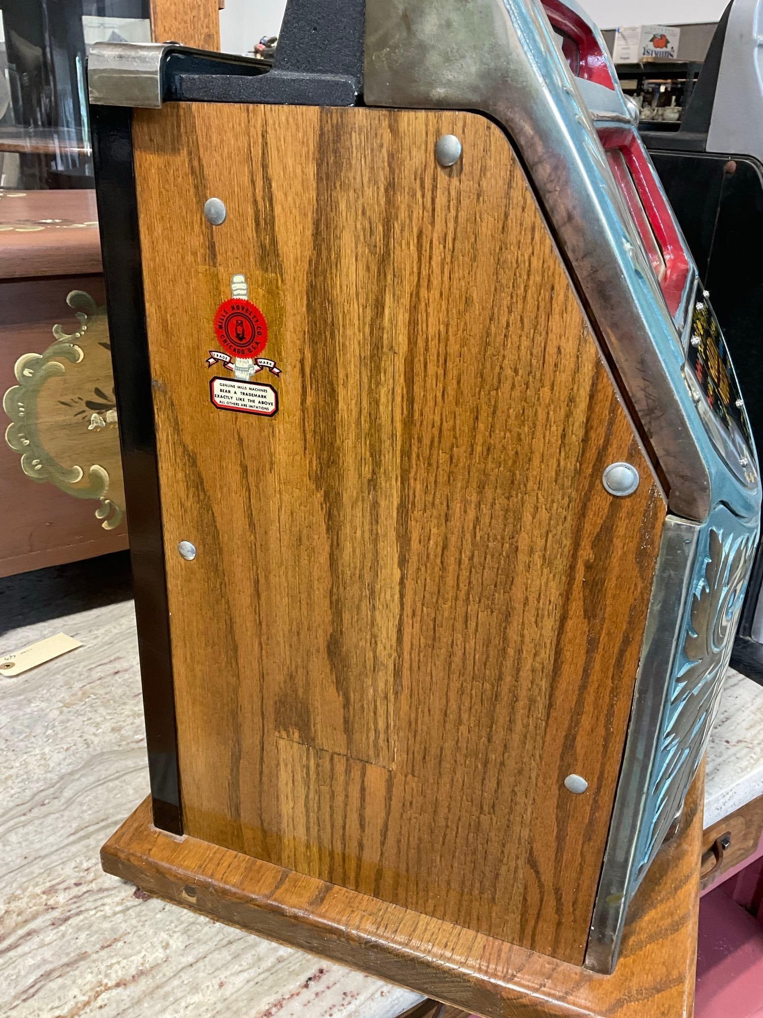 Vintage later 1940s Quarter 25 cent Mills Golden Nugget Mechanical Slot Machine, 27x18x16 inch - 6