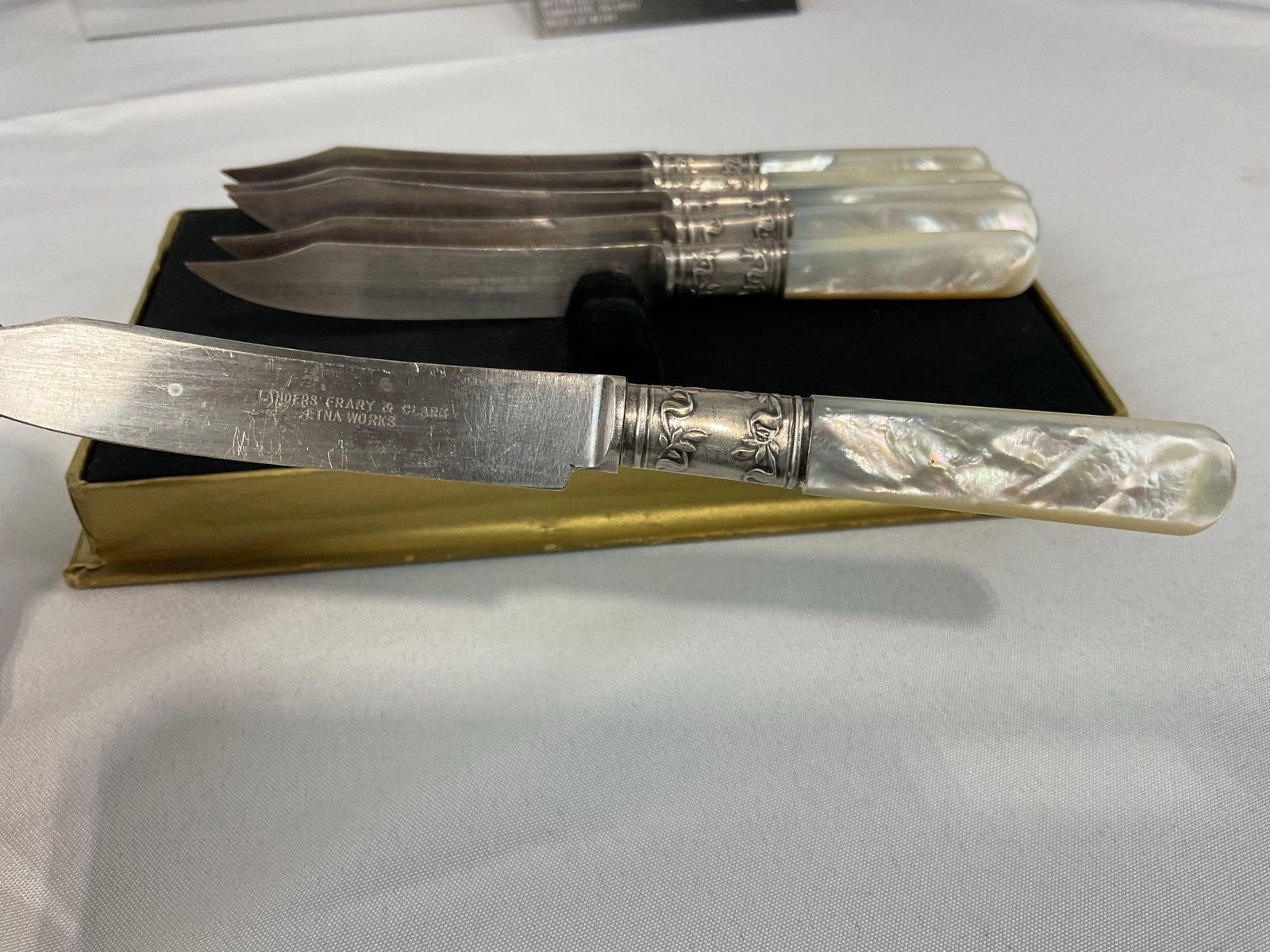 6 Vintage Landers, Frary & Clark Knives w/MOP Handles, Sterling Silver Rings, 114.4 grams ttw - 3
