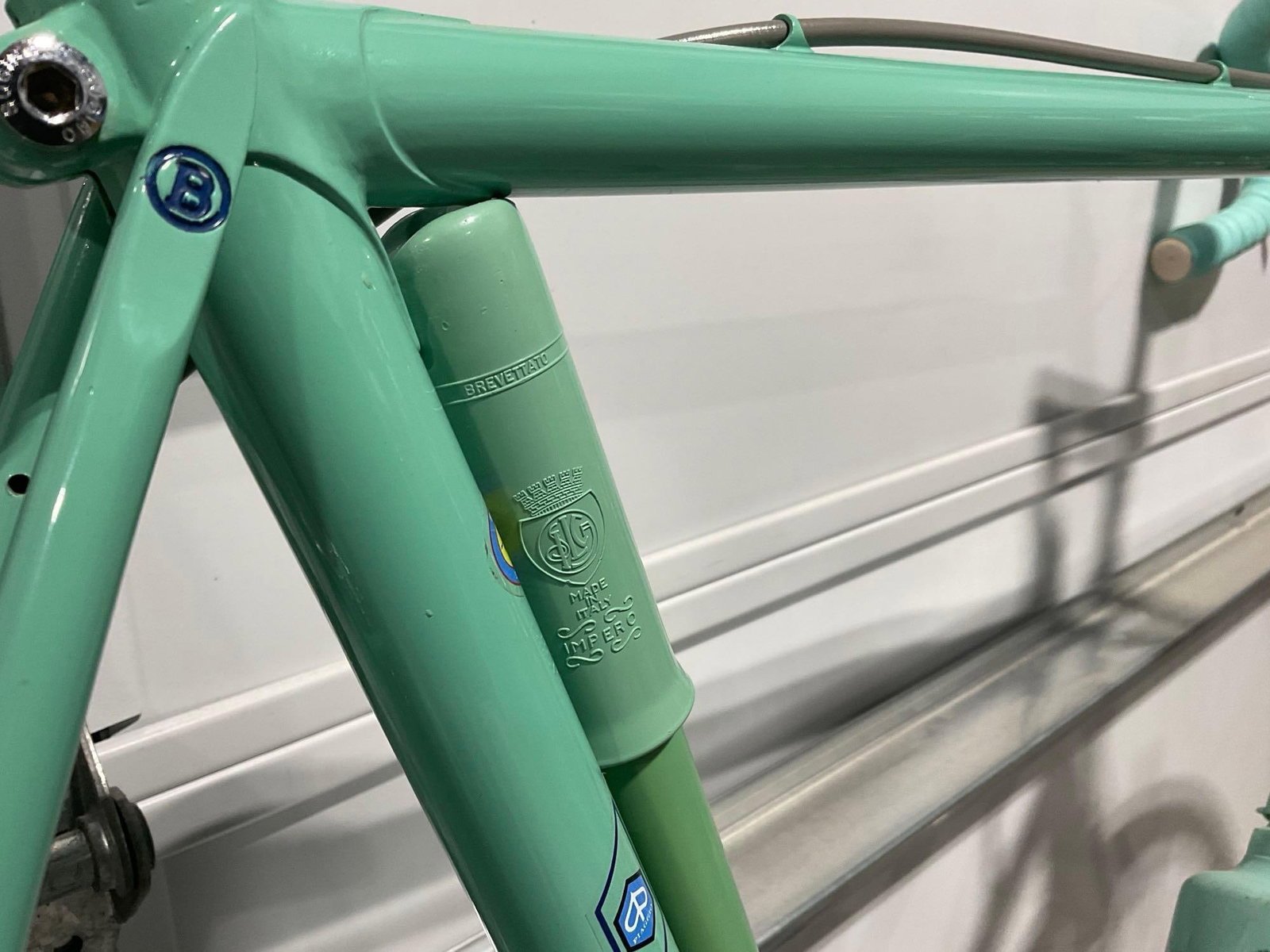 Vintage 80s Bianchi Celeste Mint Green Bicycle, w/Water Bottle, High End Road Bike w/Pink Handleb... - 4