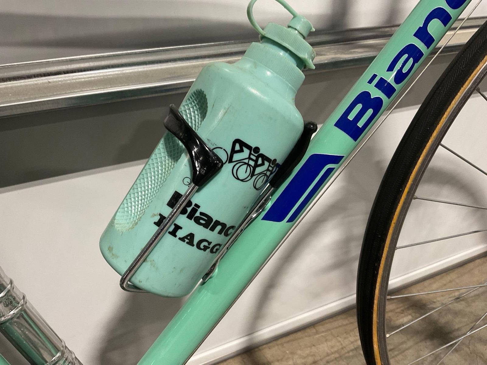 Vintage 80s Bianchi Celeste Mint Green Bicycle, w/Water Bottle, High End Road Bike w/Pink Handleb... - 5