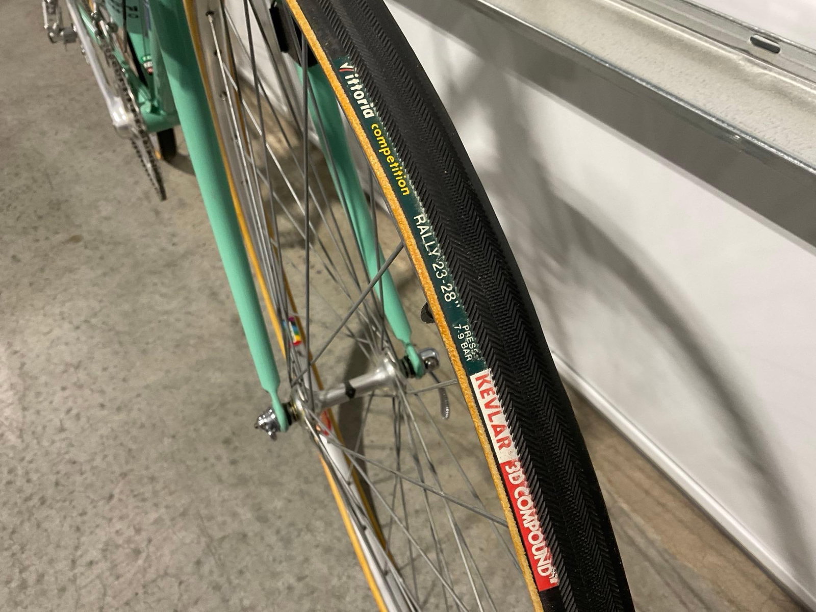 Vintage 80s Bianchi Celeste Mint Green Bicycle, w/Water Bottle, High End Road Bike w/Pink Handleb... - 9