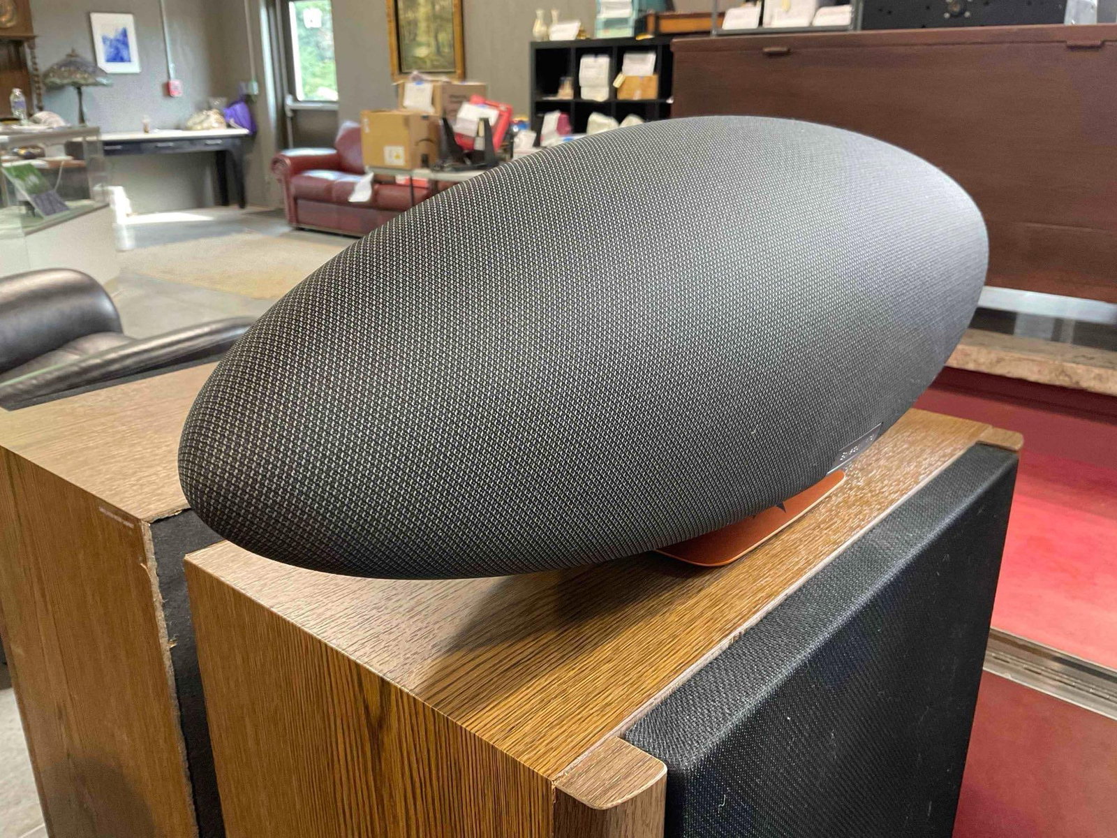Bowers & Wilkins Wireless Zeppelin Speaker McLaren Edition. Tested, Works. Good Condition. - 2