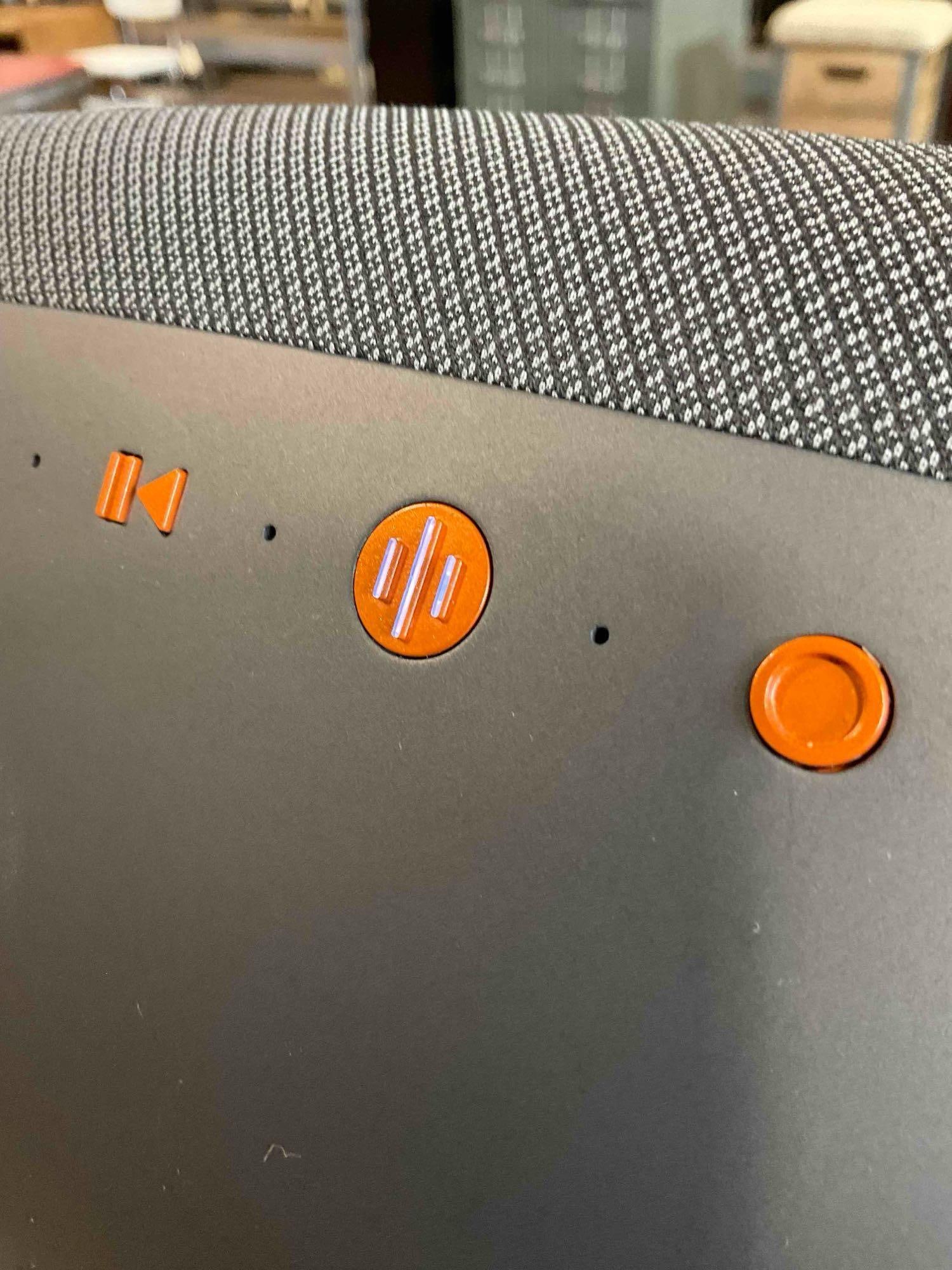 Bowers & Wilkins Wireless Zeppelin Speaker McLaren Edition. Tested, Works. Good Condition. - 6