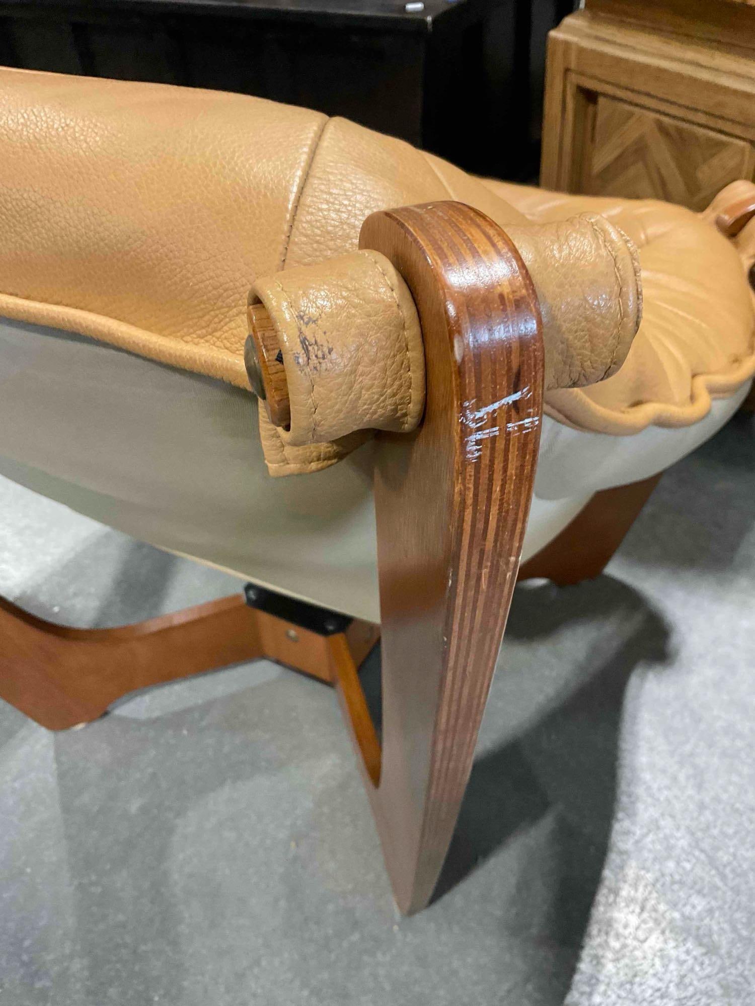 Vintage Luna Sling Lounge Chair by Hjellegjerde w/ Camel Leather Upholstery. Good Condition. - 9