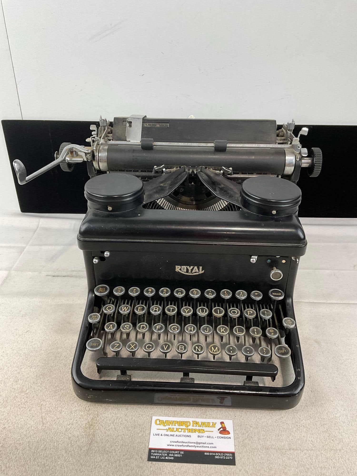 Vintage 1937 Royal KHM Series Typewriter, SN:2013903 (1 of 6)