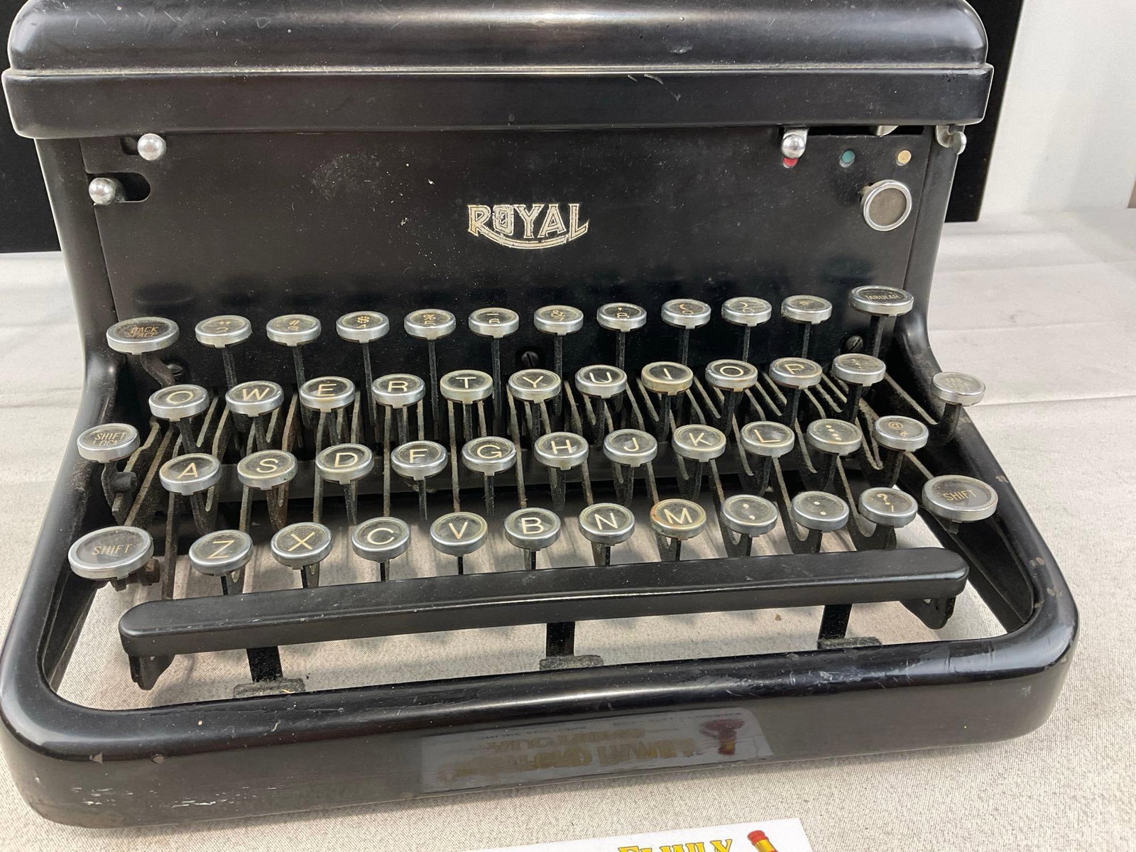 Vintage 1937 Royal KHM Series Typewriter, SN:2013903 - 3