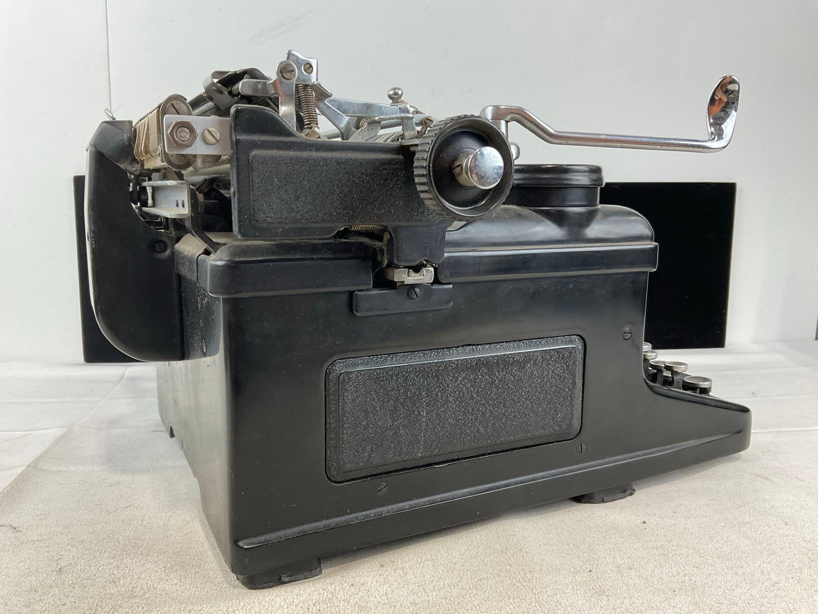 Vintage 1937 Royal KHM Series Typewriter, SN:2013903 - 5