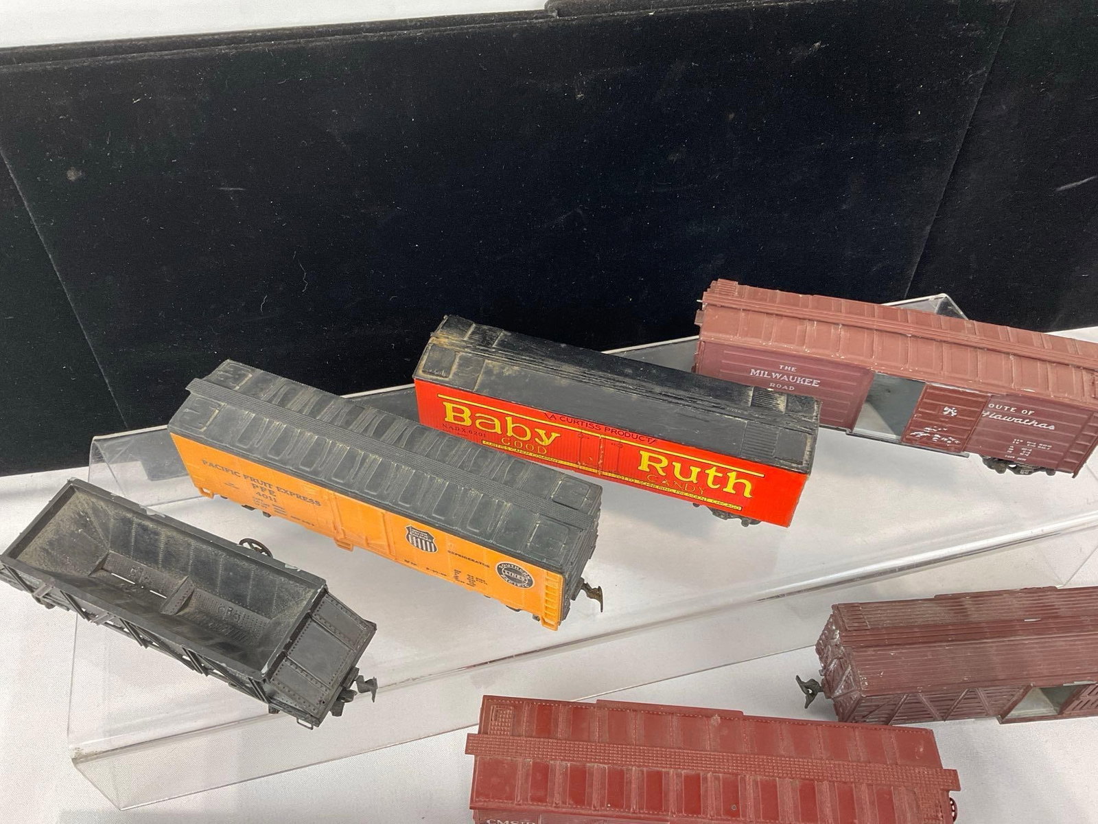 Variety of 15 HO Scale Train Cars, by Varney, Revell, & more, some wear can be seen - 2