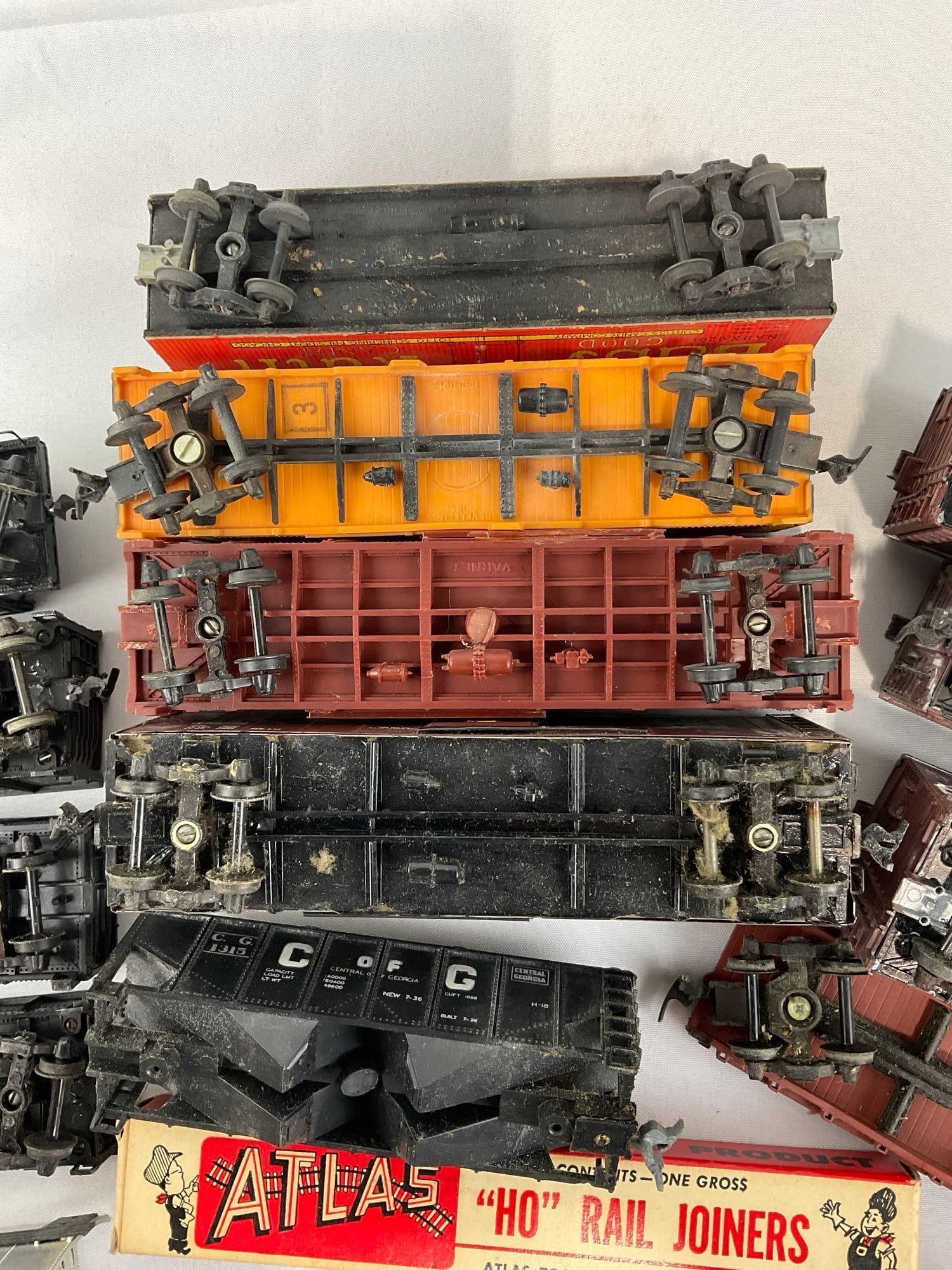 Variety of 15 HO Scale Train Cars, by Varney, Revell, & more, some wear can be seen - 7