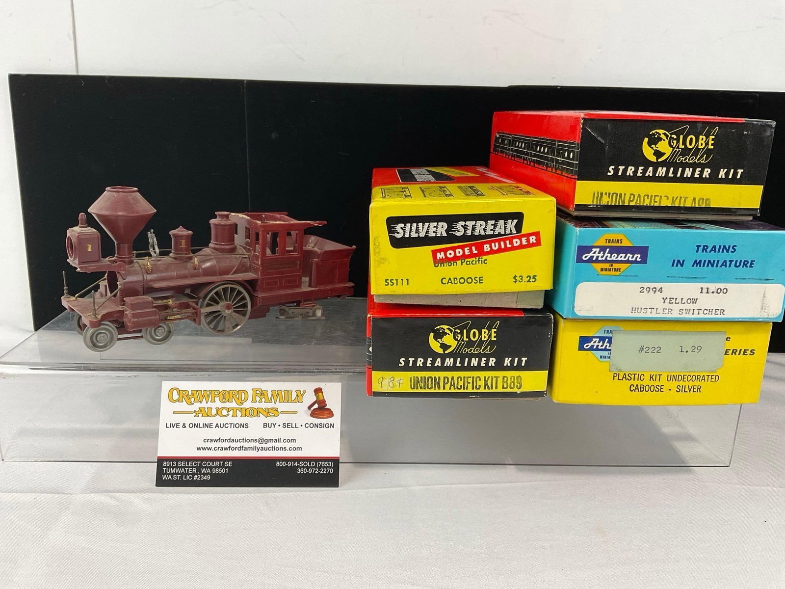 5 Model Trains, Union Pacific Train Globe, Silver Streak & Athearn w/Box, & CP Huntington Locomot...: Appears to be in fair to good shape. The piece measures approx 6h x 9w x 8d inches. See pics. E-6610
