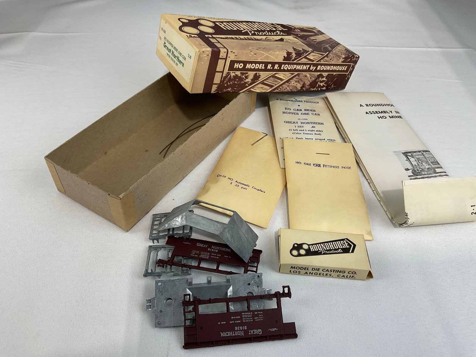Roundhouse HO Scale Train Model Kits in boxes, 2x H-150, H-302, B-104, & B-443, see pics - 3