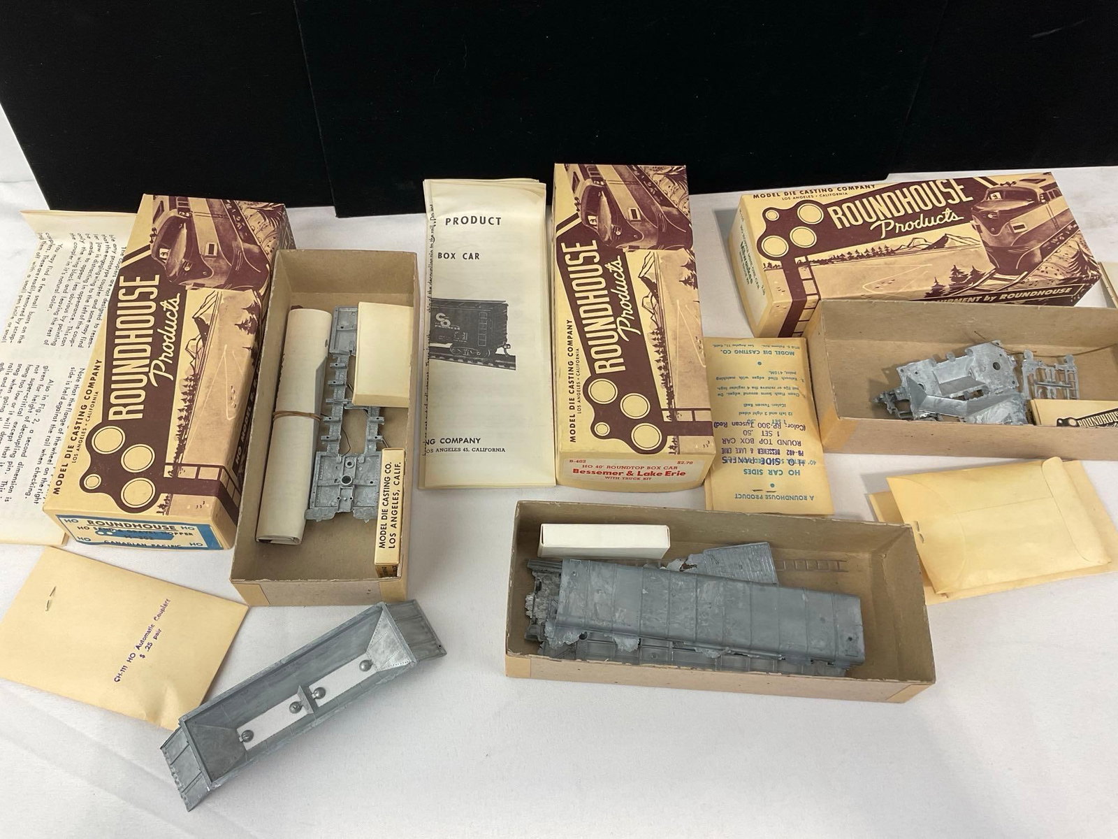 Roundhouse HO Scale Train Model Kits in boxes, 2x H-150, H-302, B-104, & B-443, see pics - 5