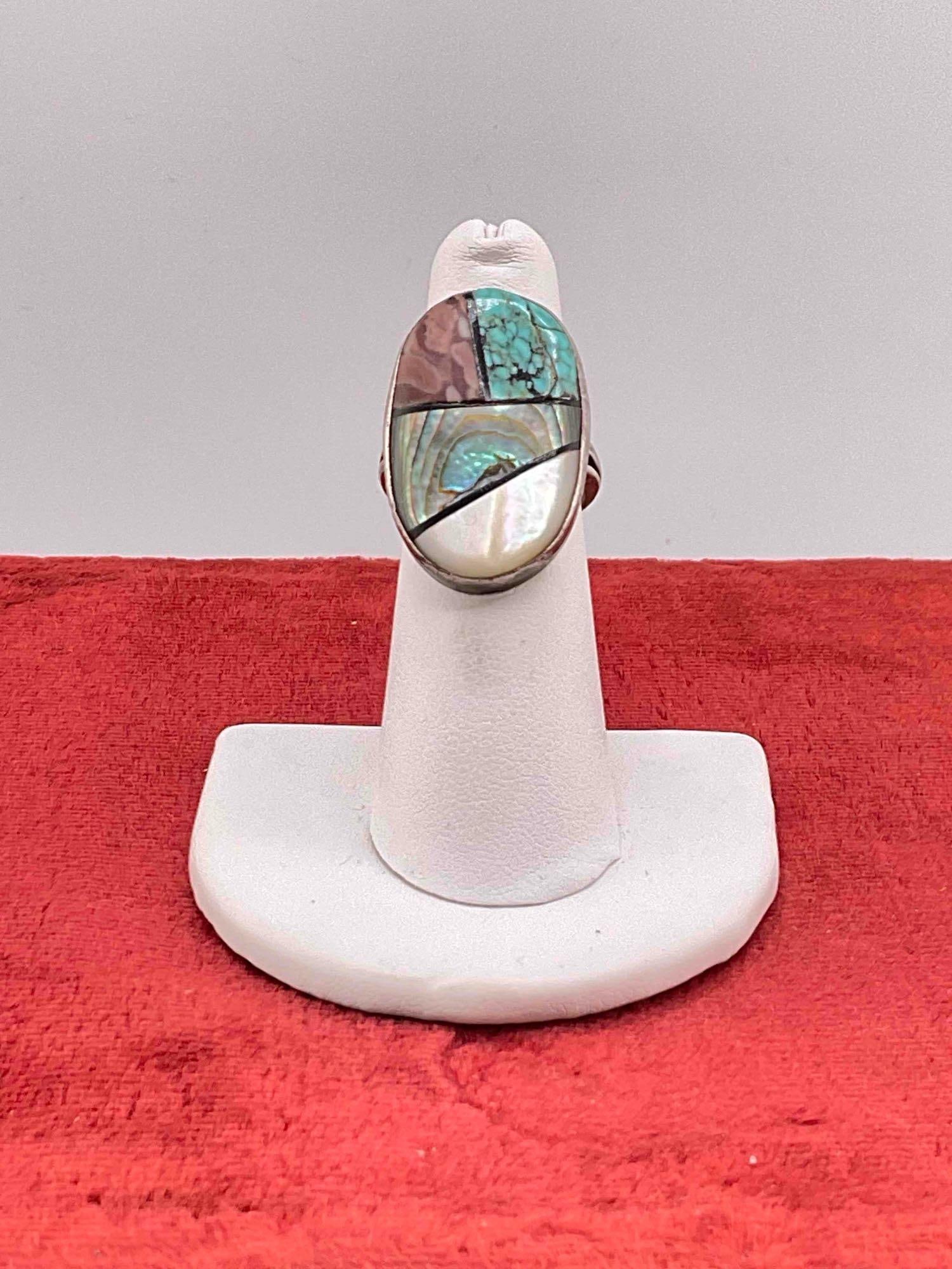 Vintage Native American Sterling Silver Ring w/ Multi-Stone Setting, incl. Turquoise, Size 5.5: Vintage Native American Sterling Silver Ring w/ Multi-Stone Setting, incl. Turquoise, Size 5.5 Turquoise has cracked, otherwise looks to be in fair condition. Settings look to be mother of pearl,