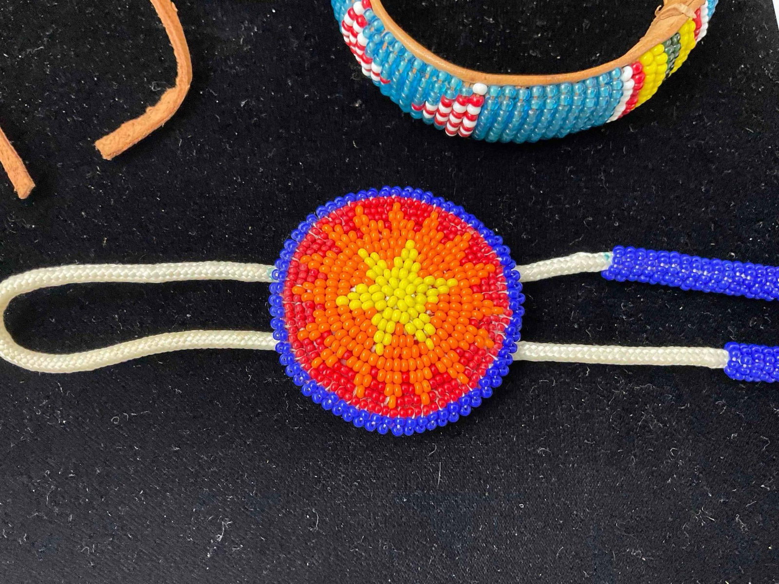 3 pcs Vintage Native American Beadwork, incl. Medallion, Bracelet & Headband. See pics. - 5
