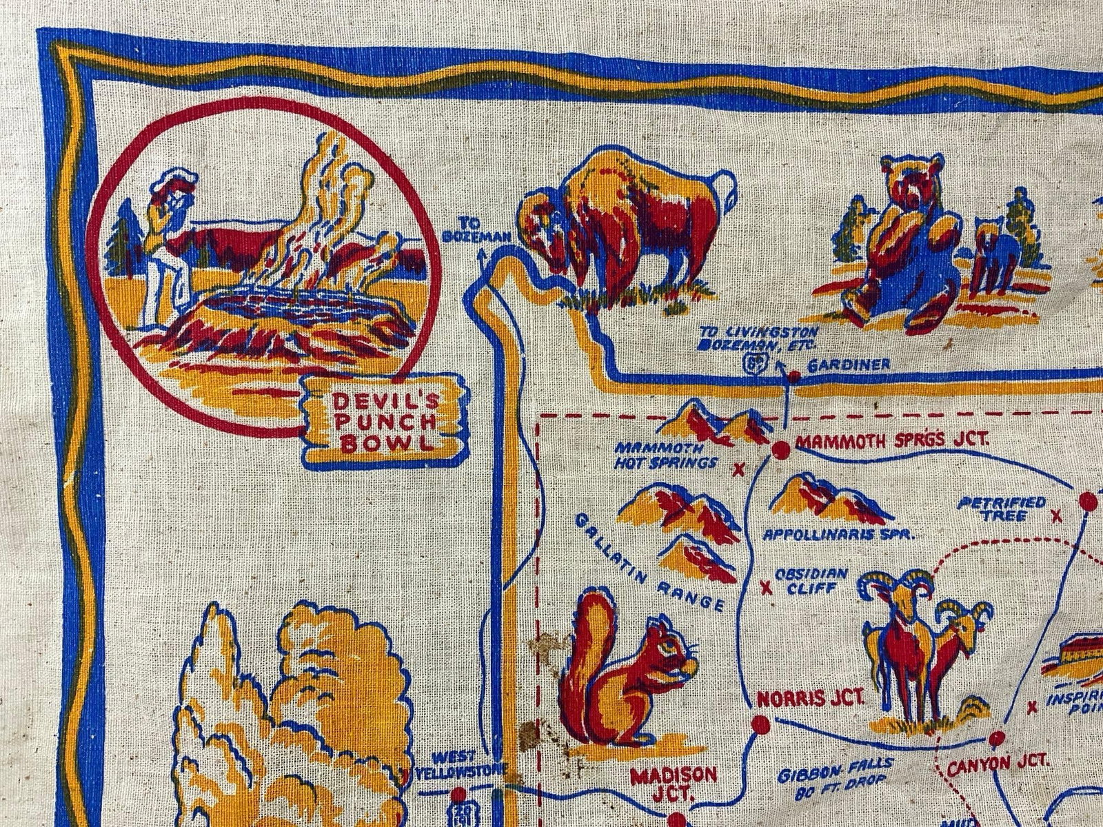 Vintage Mid Century Yellowstone National Park Souvenir Kitchen Towel, 30 x 30 inches - 2