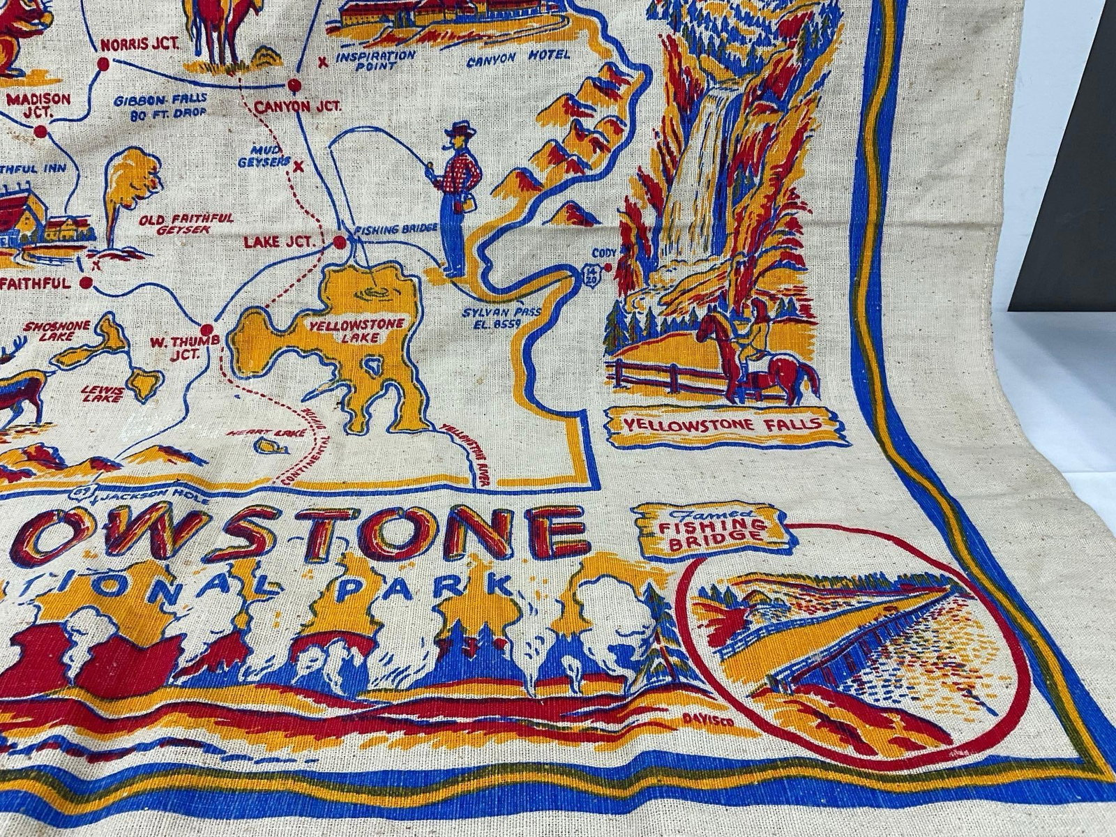 Vintage Mid Century Yellowstone National Park Souvenir Kitchen Towel, 30 x 30 inches - 5