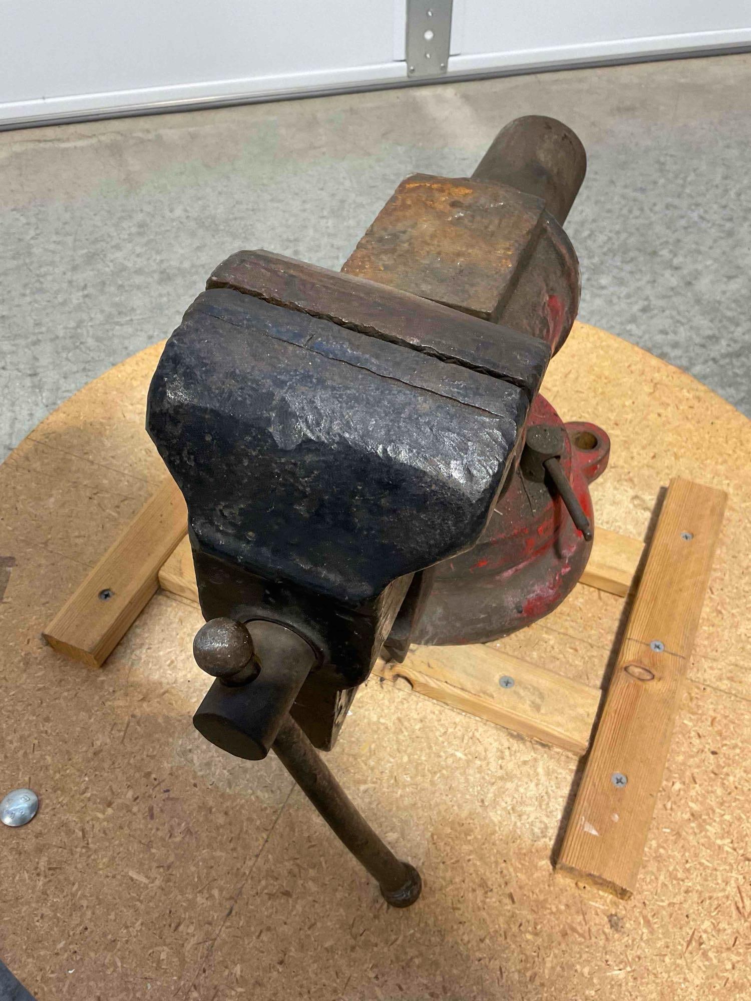 Vintage Multi-Purpose Combination Bench Vise w/ Anvil Top, Pipe Jaws & More. See pics. - 4
