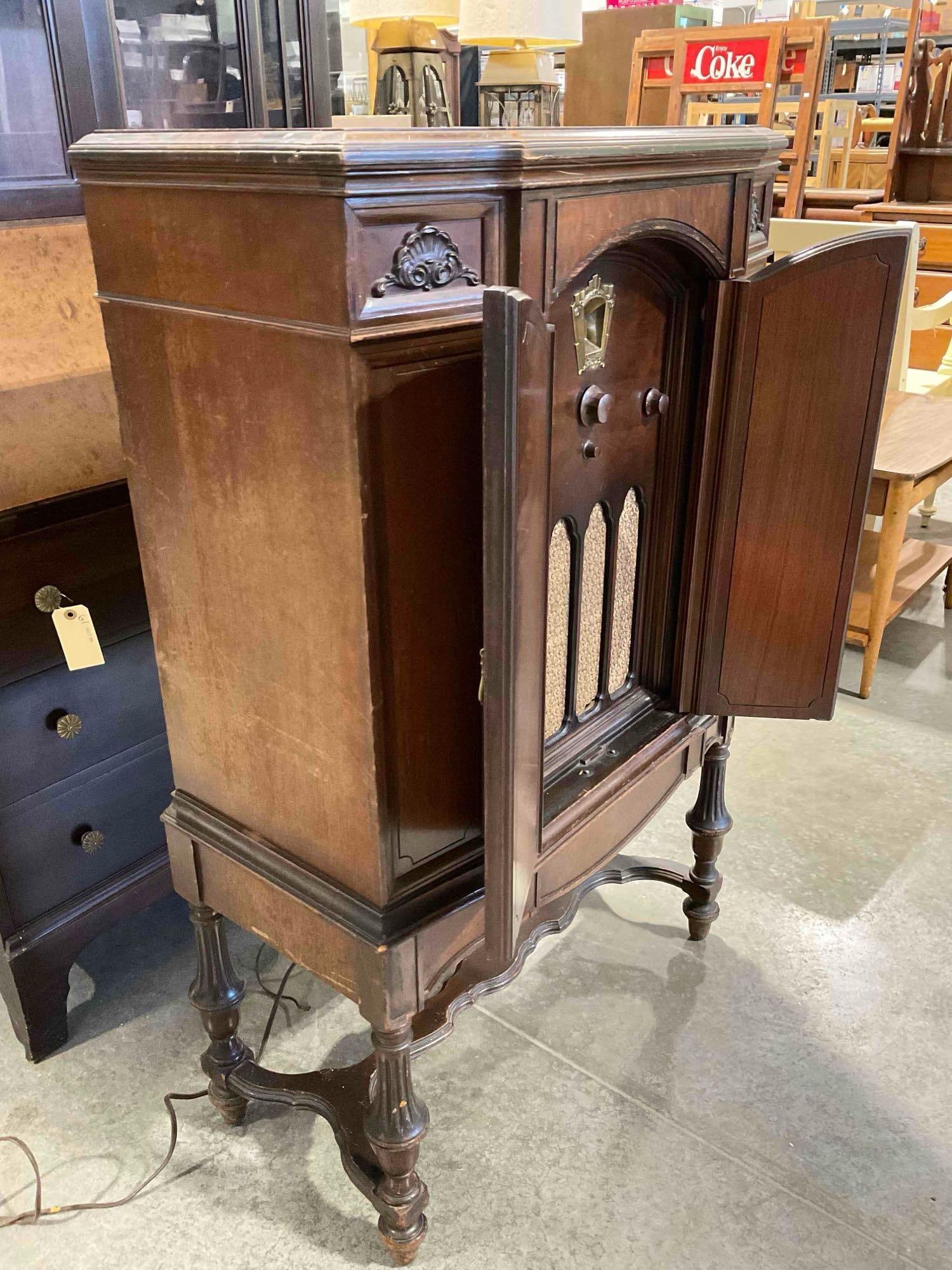 Vintage Philco Highboy Model 111? Console Radio. Tested, Turns On. Fair Condition. See pics. - 2