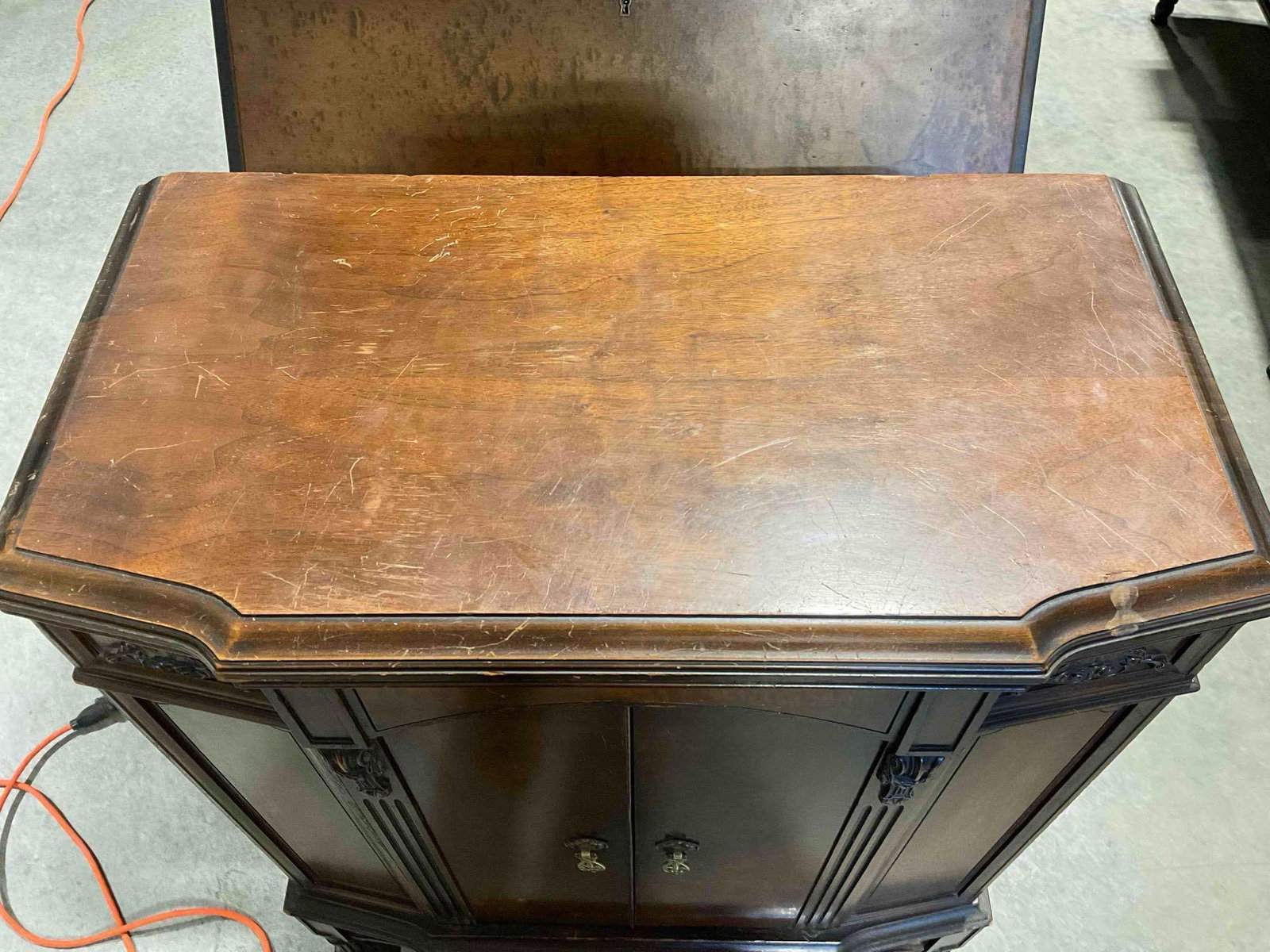 Vintage Philco Highboy Model 111? Console Radio. Tested, Turns On. Fair Condition. See pics. - 4