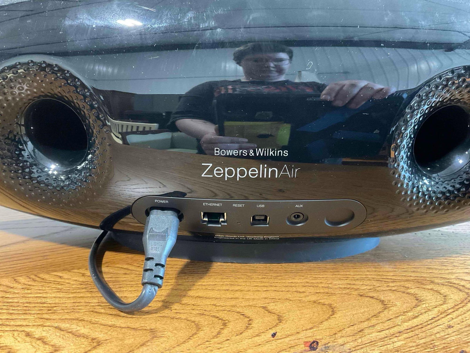 Bowers & Wilkins Zeppelin Air Speaker. Tested, Turns On. As Is Condition. See pics & desc. - 4