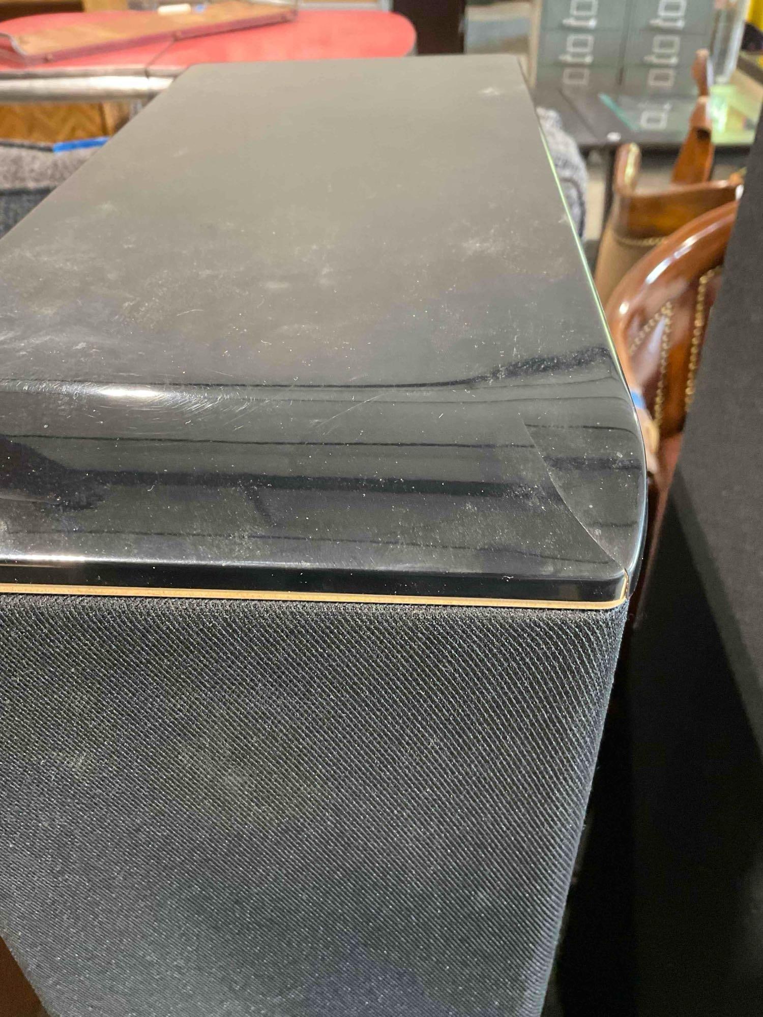 Pair of Boston Acoustics Powered Speaker Towers Model VR965. Untested, As Is Condition. - 4