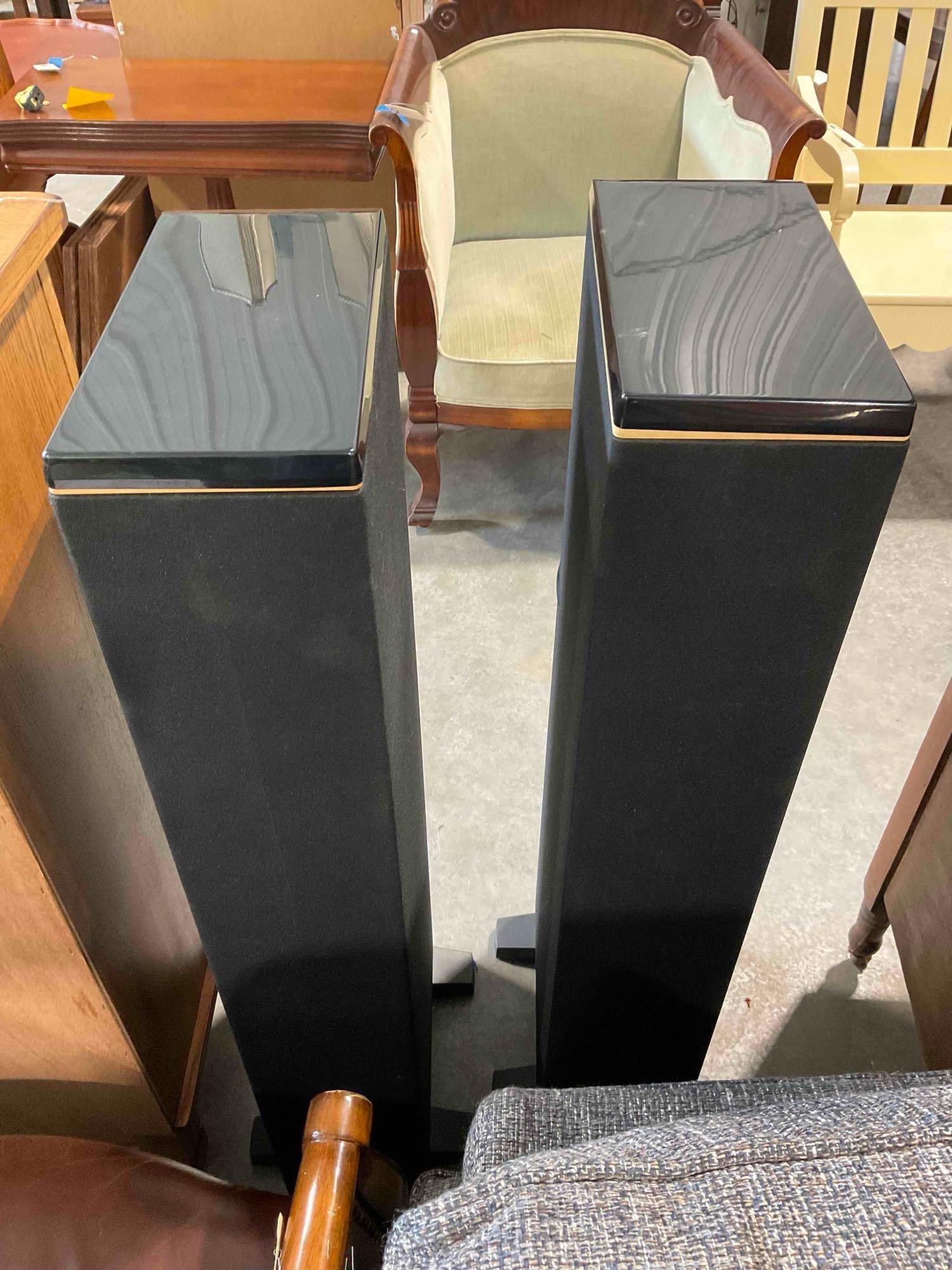 Pair of Boston Acoustics Powered Speaker Towers Model VR965. Untested, As Is Condition. - 6