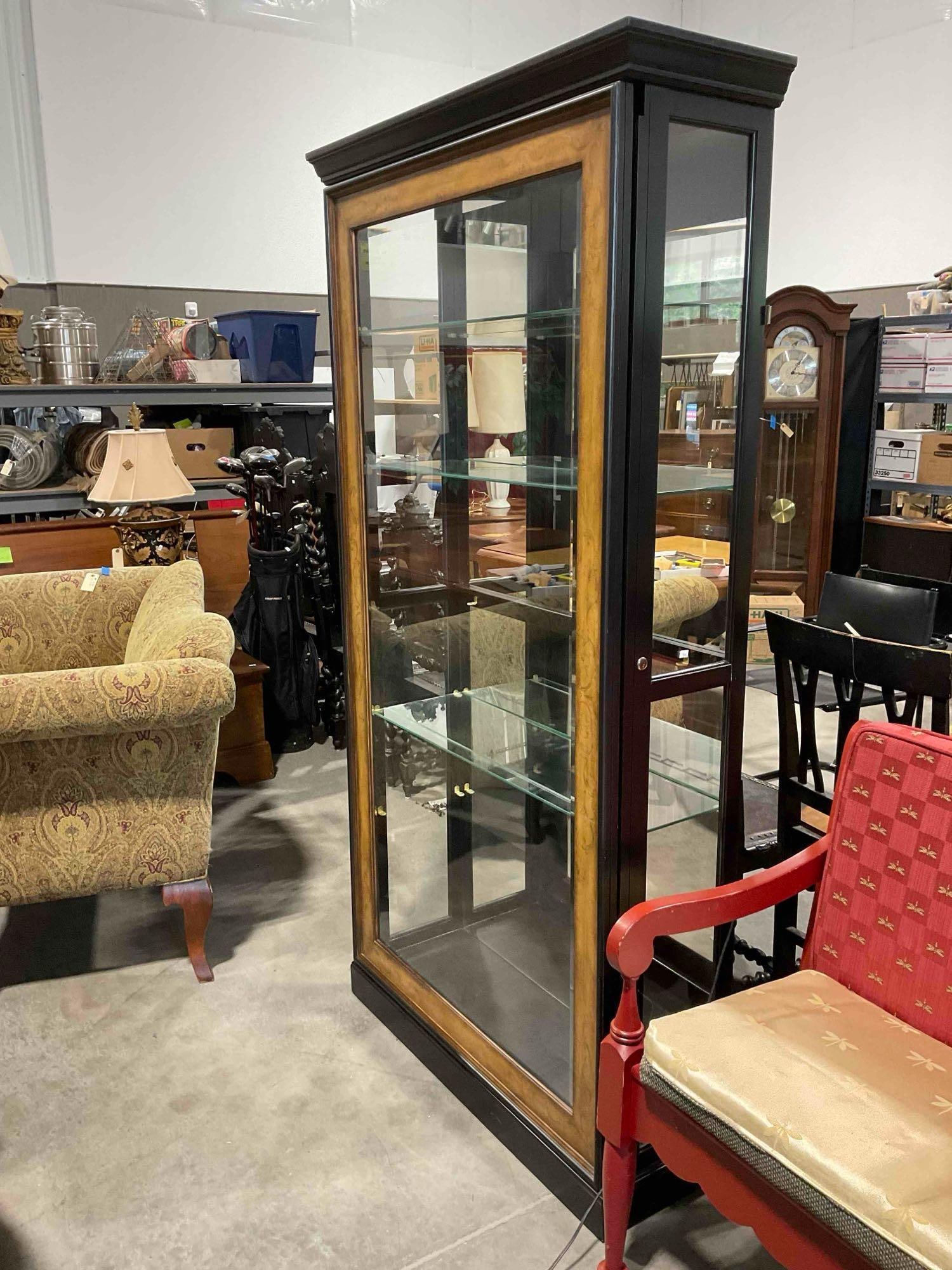 Pulaski Keepsake Lighted Glass Fronted Curio w/ Sliding Door & Glass Shelves. Tested, Not Working. - 3