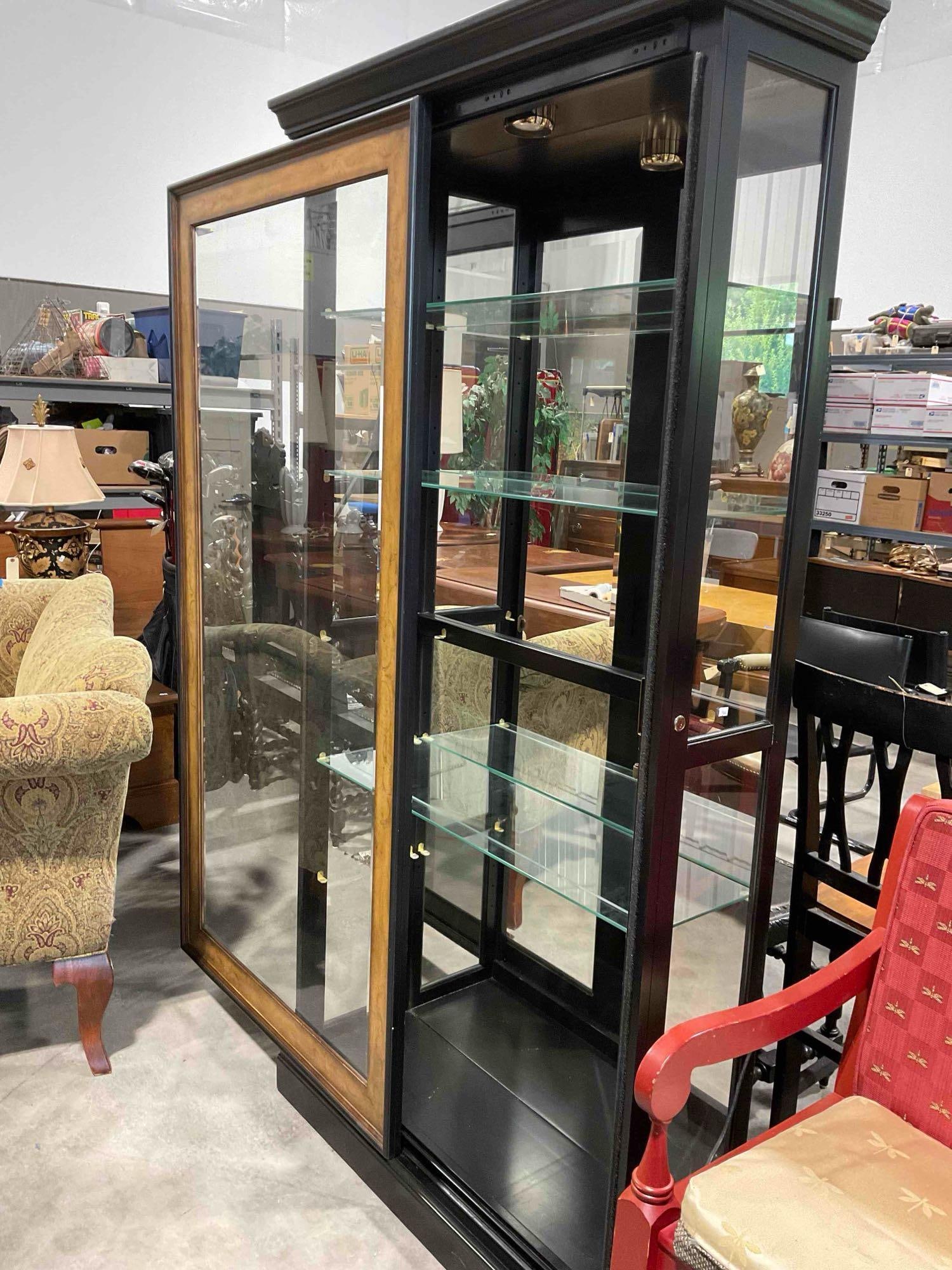 Pulaski Keepsake Lighted Glass Fronted Curio w/ Sliding Door & Glass Shelves. Tested, Not Working. - 5