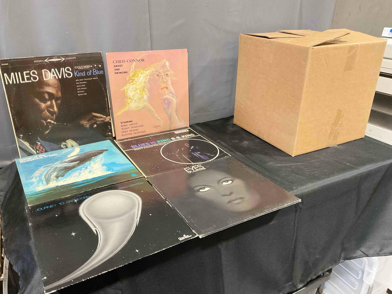 70+ Vintage LP Vinyl Record Albums, incl. Jazz Music, Movie Soundtracks, Miles Davis & More!: 70+ Vintage LP Vinyl Record Albums, incl. Jazz Music, Movie Soundtracks, Miles Davis & More! Not all sleeves have been checked, sold in as is condition. Fits in box measuring 14" x 14" x 14"
