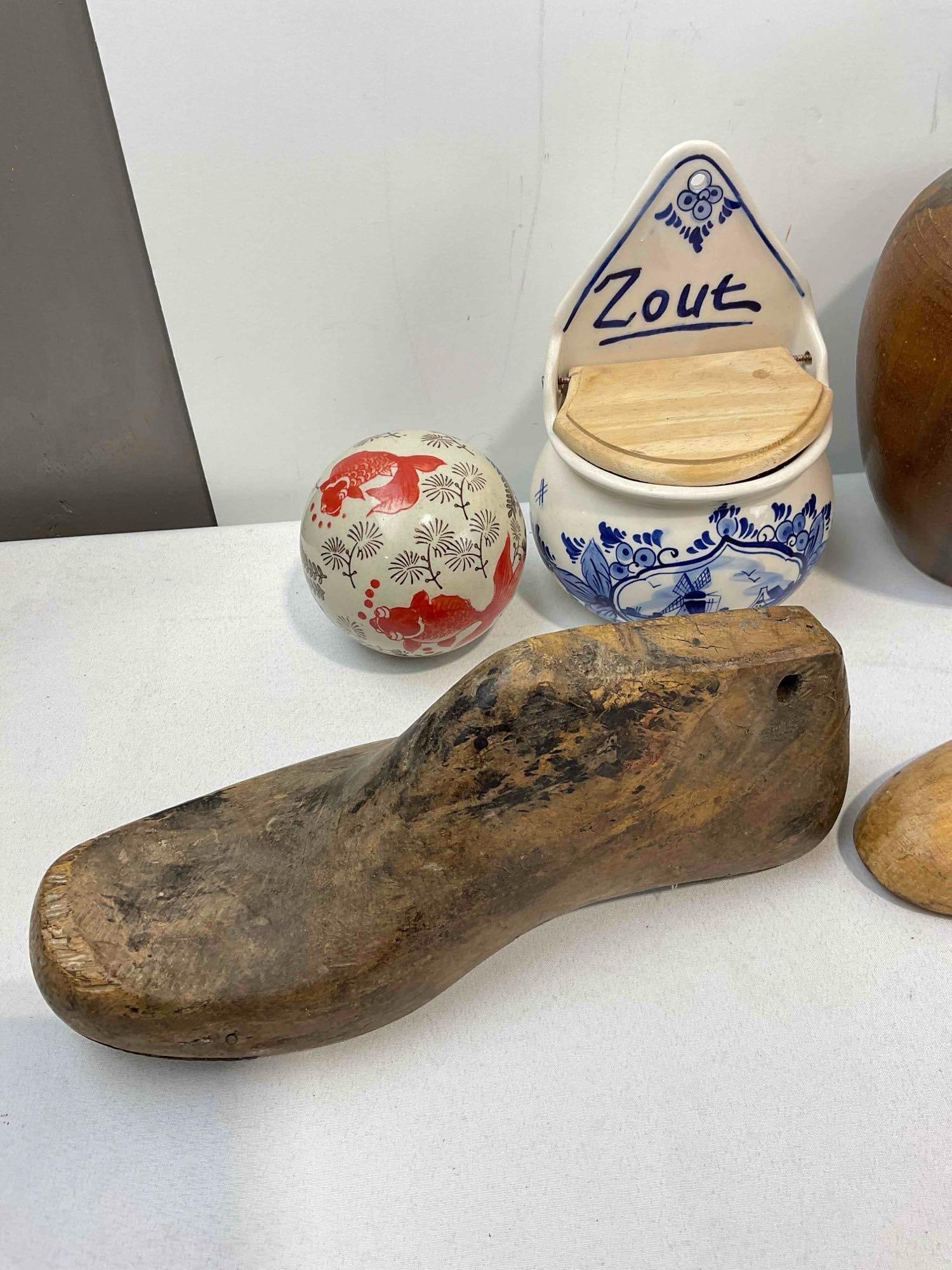 9 pcs Vintage Decorative Wood & Ceramic Collectibles, incl. Shoe Lasts & LLADRO Bell. - 4