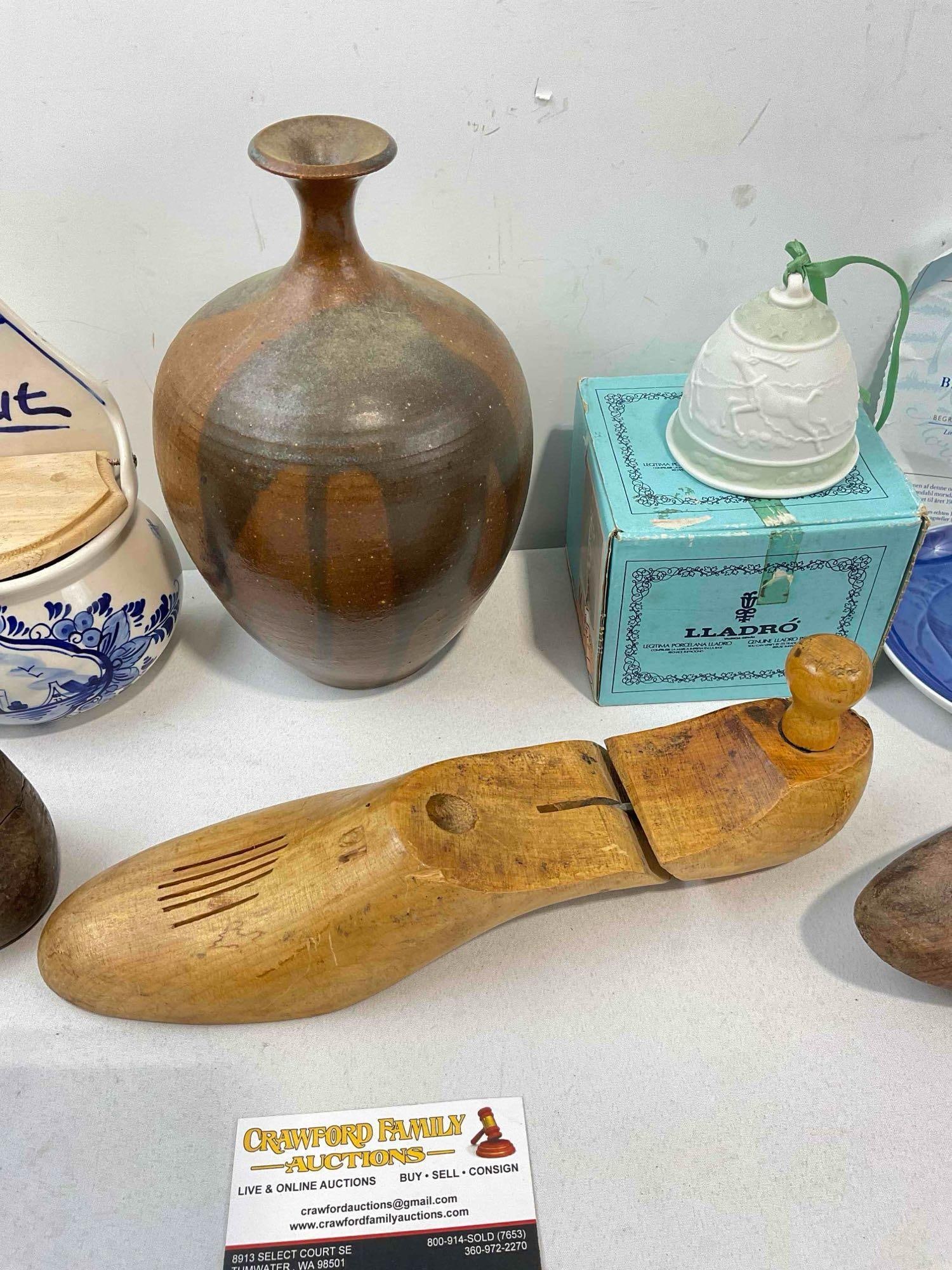 9 pcs Vintage Decorative Wood & Ceramic Collectibles, incl. Shoe Lasts & LLADRO Bell. - 5