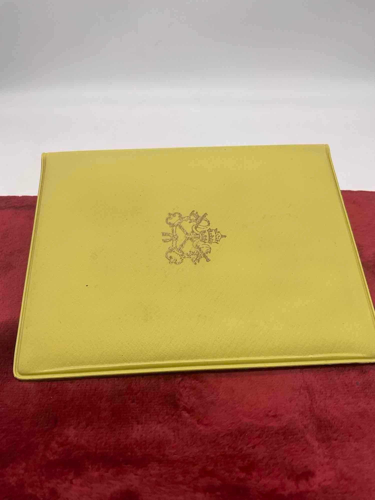 Vintage Circa 1958 Commemorative Gold Plated Papal 5 coin Set "The Popes Of the XX (20th) Century " - 6