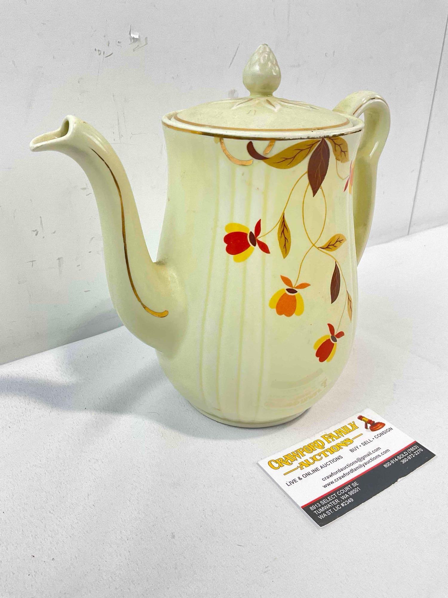 Vintage Hall China Ceramic Teapot in Autumn Leaf Pattern. Fair Condition. See pics. - 3