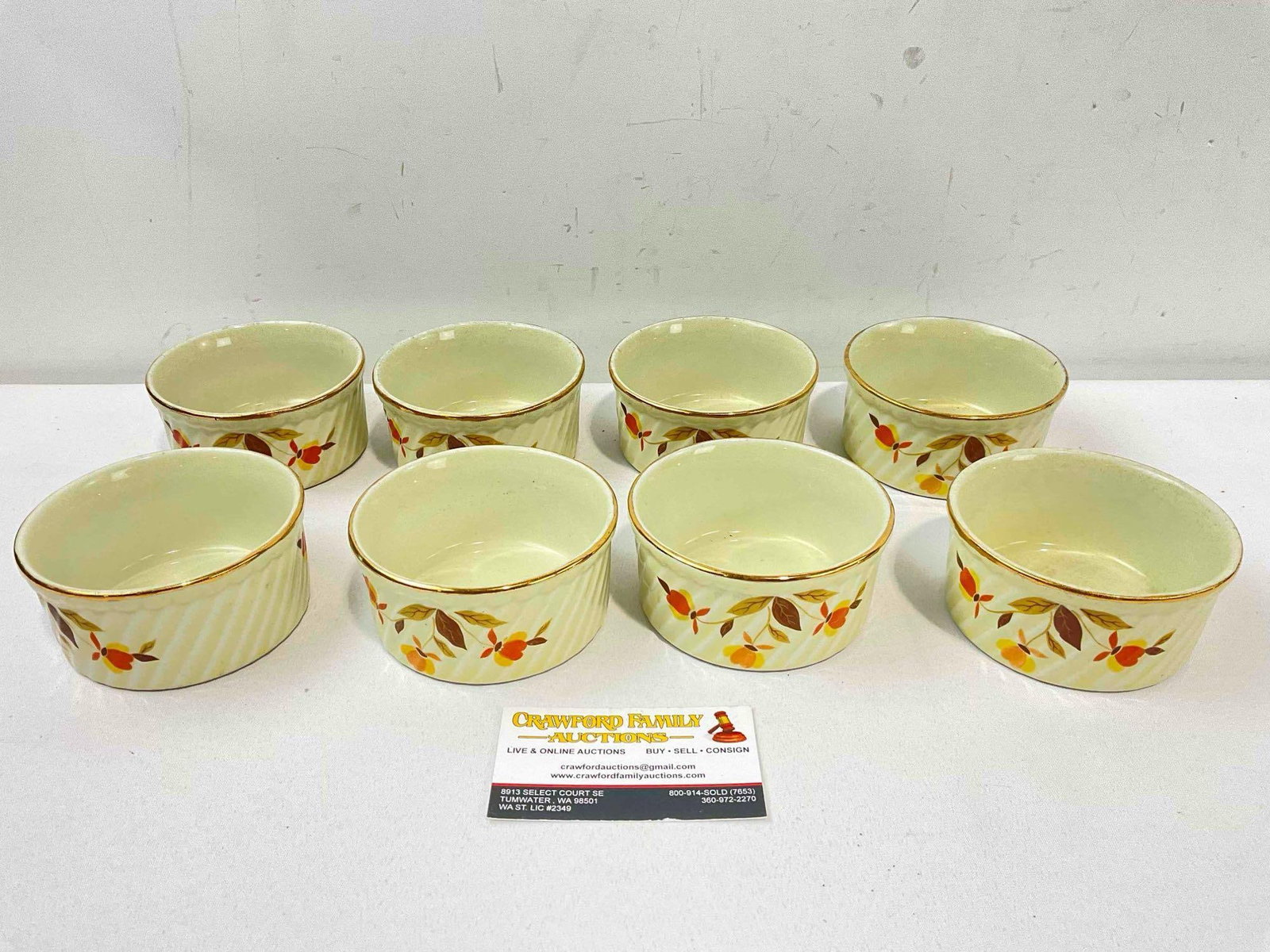8 pcs Vintage Hall China Ceramic Ramekins w/ Autumn Leaf Pattern. Good Condition. See pics.: 8 pcs Vintage Hall China Ceramic Ramekins w/ Autumn Leaf Pattern. Good Condition. Minor grime and wear indicative of age and use, otherwise looks to be in good condition. Measures 4" x 4" x 2" DM-6360
