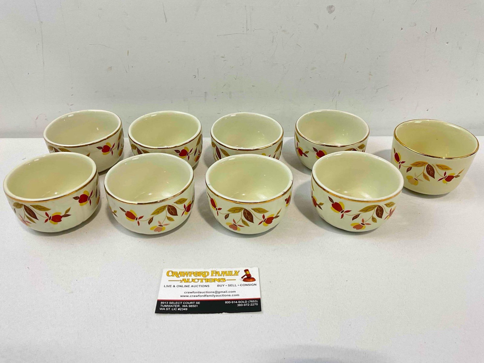 9 pcs Vintage Hall China Ceramic Custard Bowls in Autumn Leaf Pattern. Good Condition. See pics.: 9 pcs Vintage Hall China Ceramic Custard Bowls in Autumn Leaf Pattern. Good Condition. Minor grime and wear indicative of age and use, otherwise look to be in good condition. Measures 4" x 4" x 2"