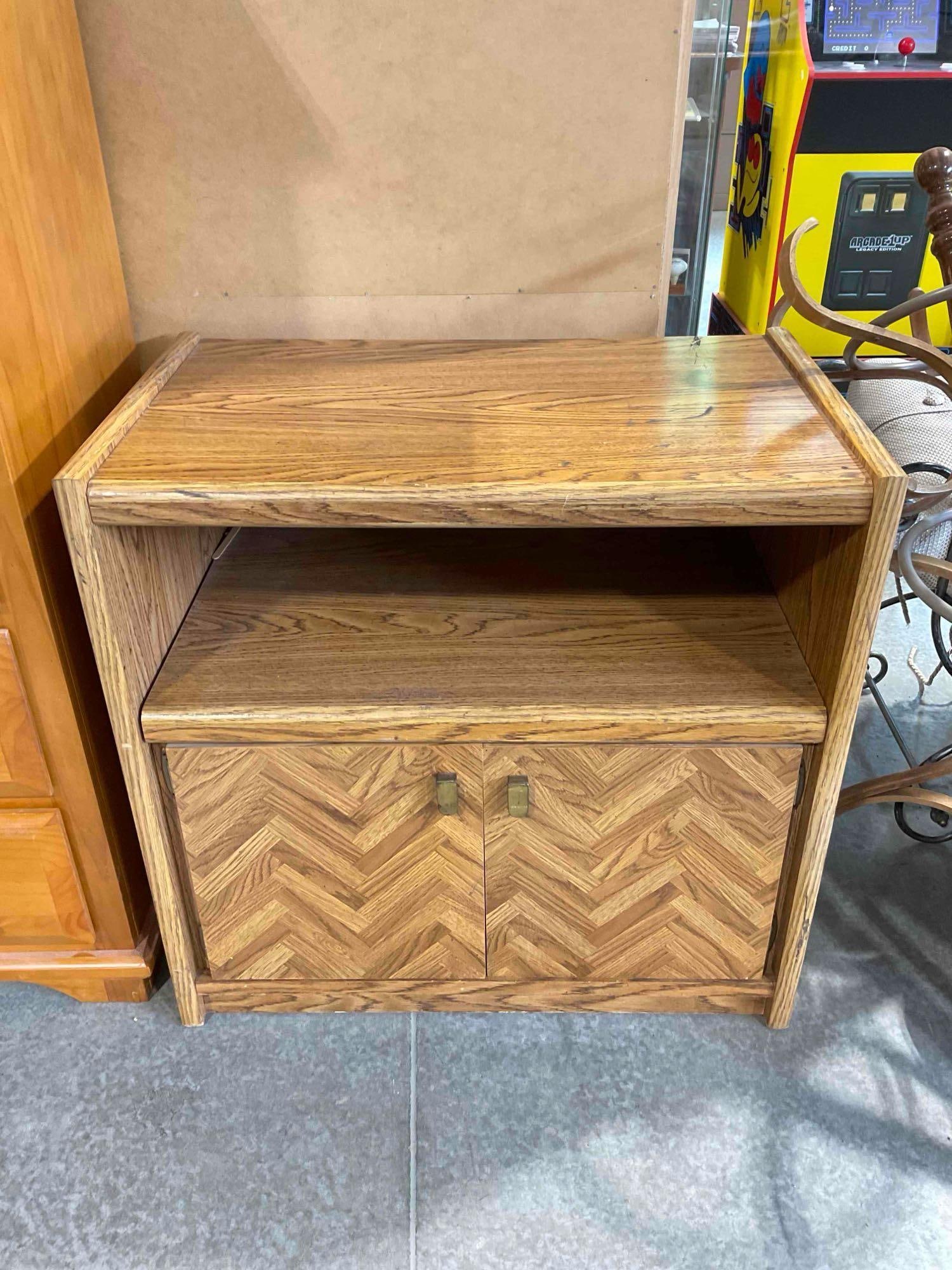 Oak Veneer Console Cabinet w/ Pull Out Tray, Cupboard & Parquetry Pattern. Fair Condition. See pi...: Oak Veneer Console Cabinet w/ Pull Out Tray, Cupboard & Parquetry Pattern. Fair Condition. Piece has wear indicative of age and use, otherwise looks to be in fair condition. Measures 30" x 18" x