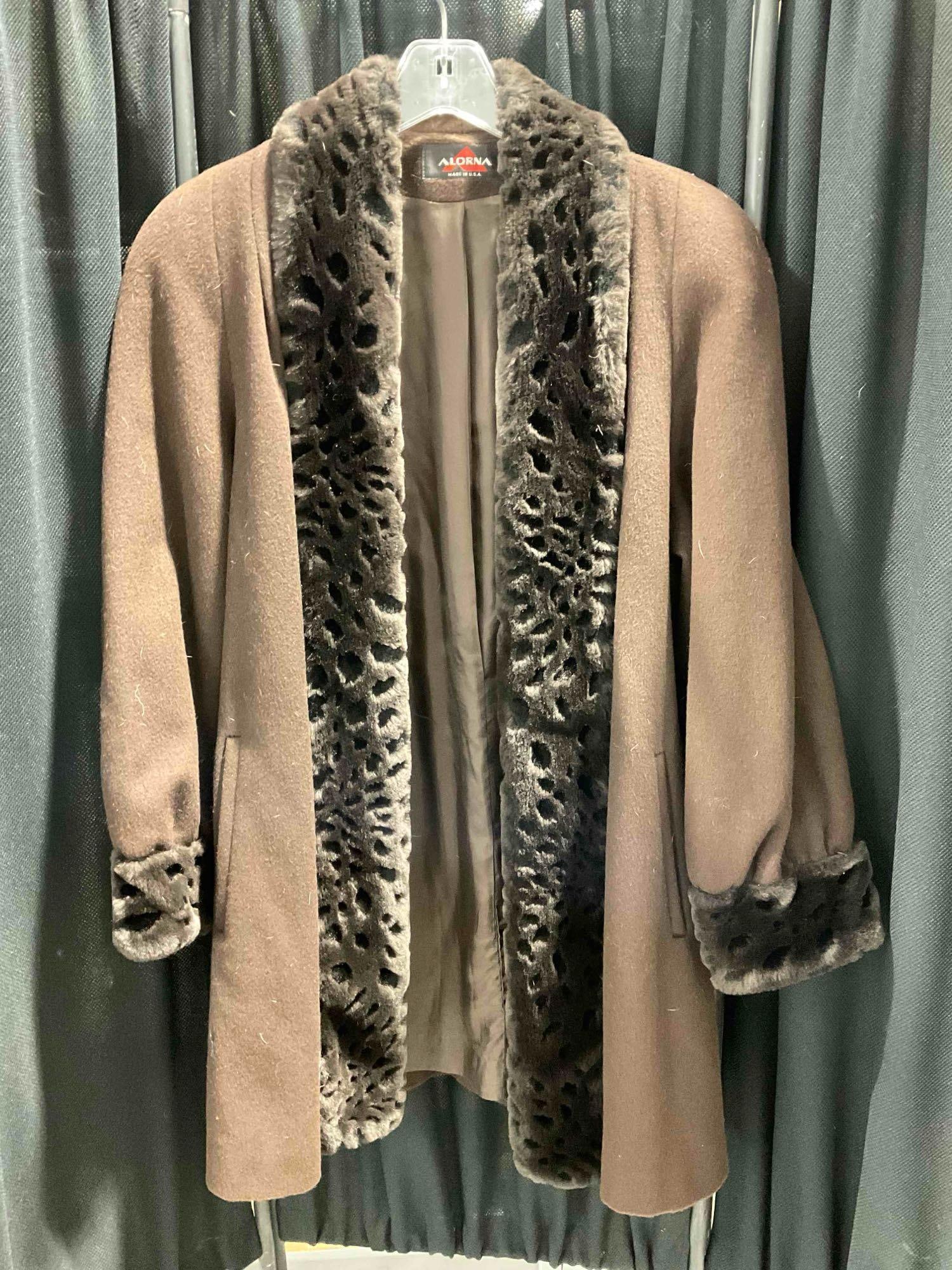 Vintage Alorna Brown Wool Blend Women's Coat w/ Faux Fur Accents. Good Condition. See pics. (1 of 6)