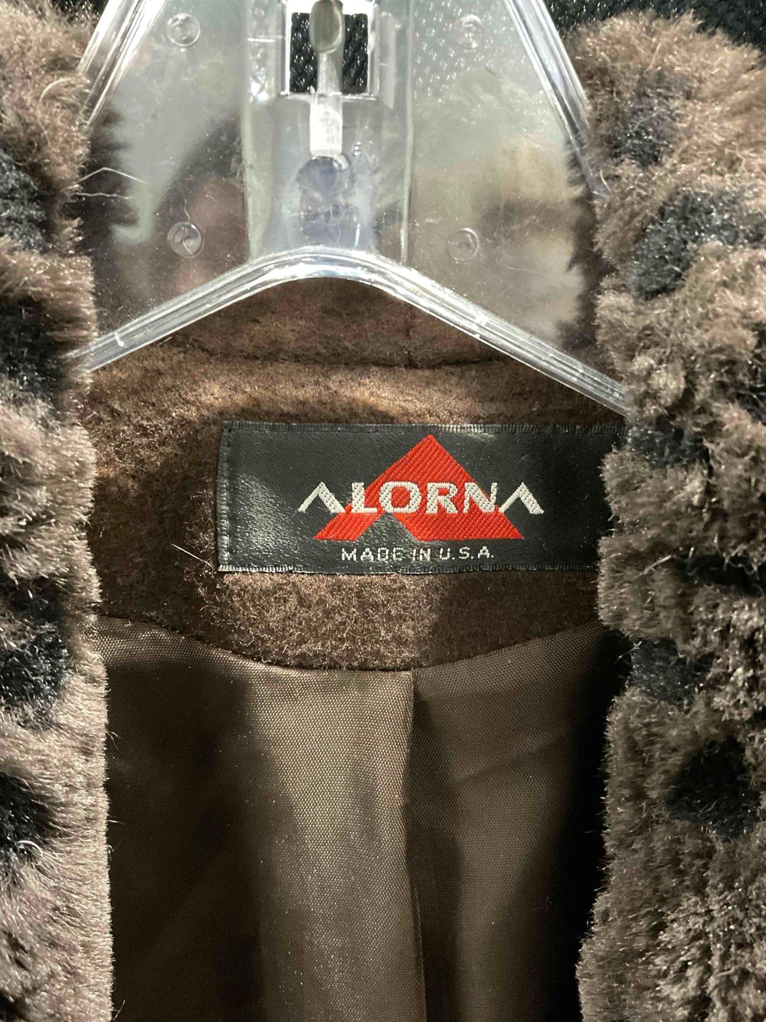 Vintage Alorna Brown Wool Blend Women's Coat w/ Faux Fur Accents. Good Condition. See pics. - 4