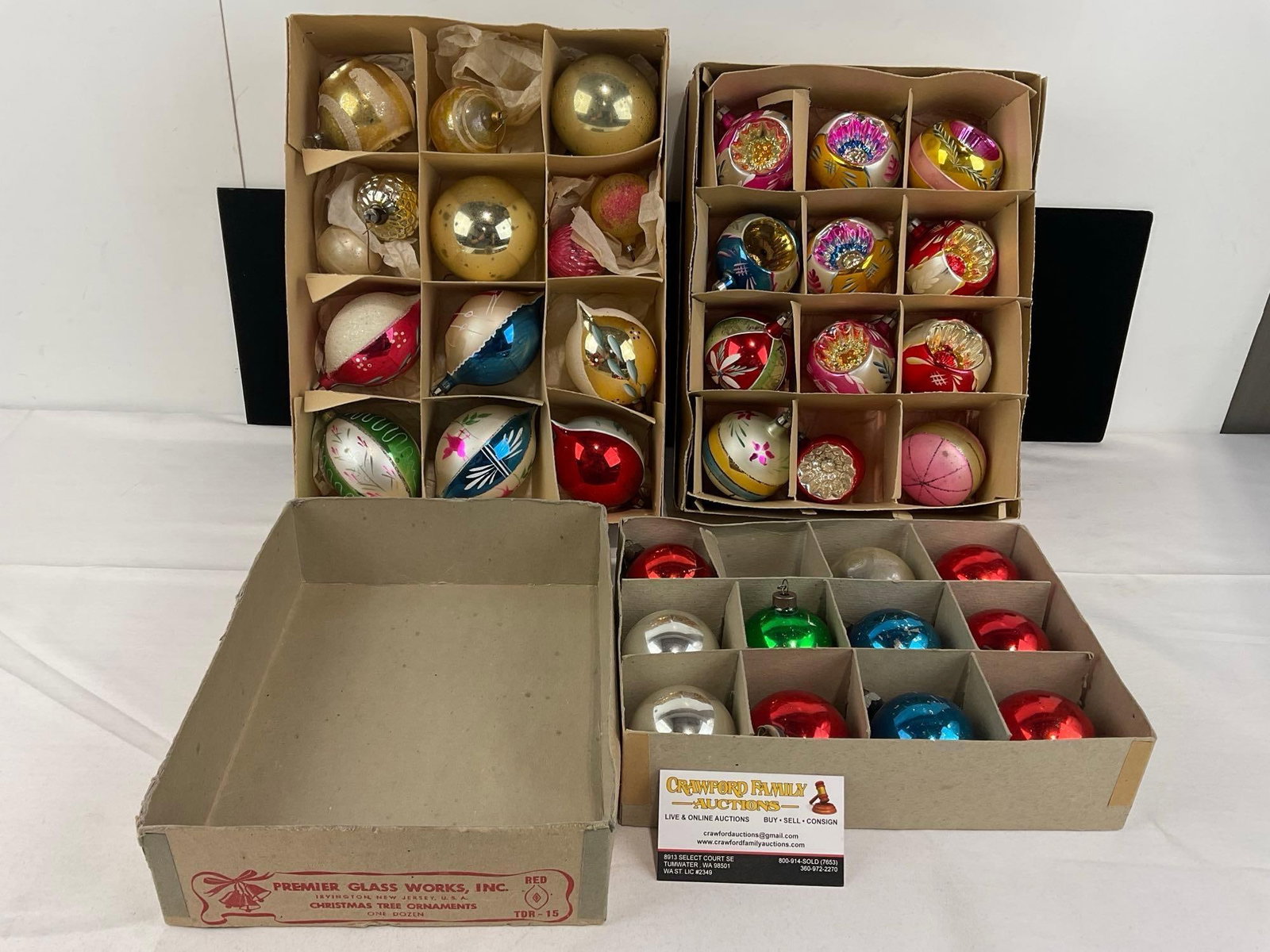 Collection of Antique/Vintage Glass Handblown Christmas Ornaments, Indented Reflectors w/boxes: Appears to be in fair shape, some have some wear. The piece measures approx 10h x 14w x 10d inches. See pics. E-6610