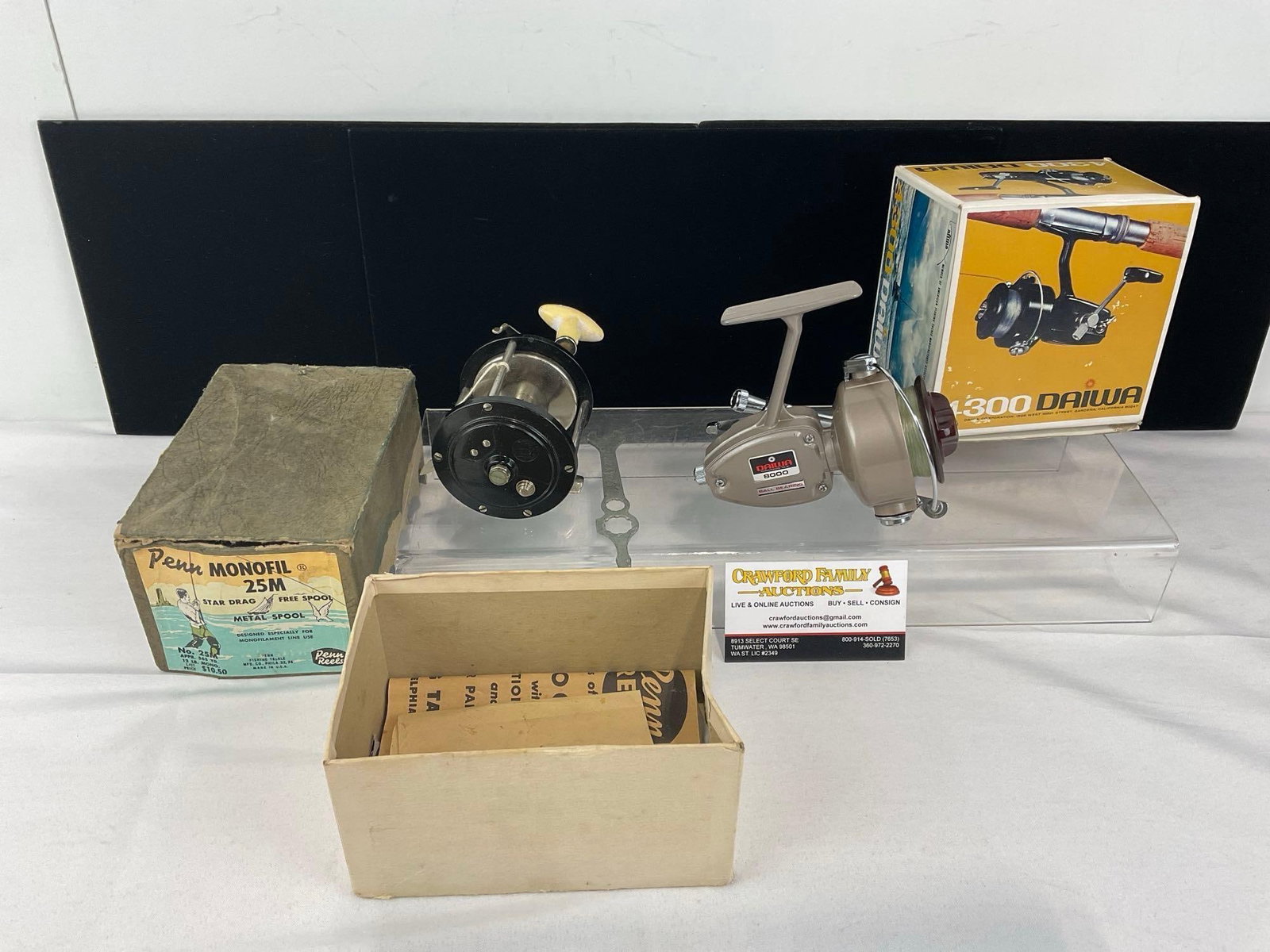 Pair of Vintage Fishing Reels, 932 Ocean City & 4300 Daiwa (1 of 4)