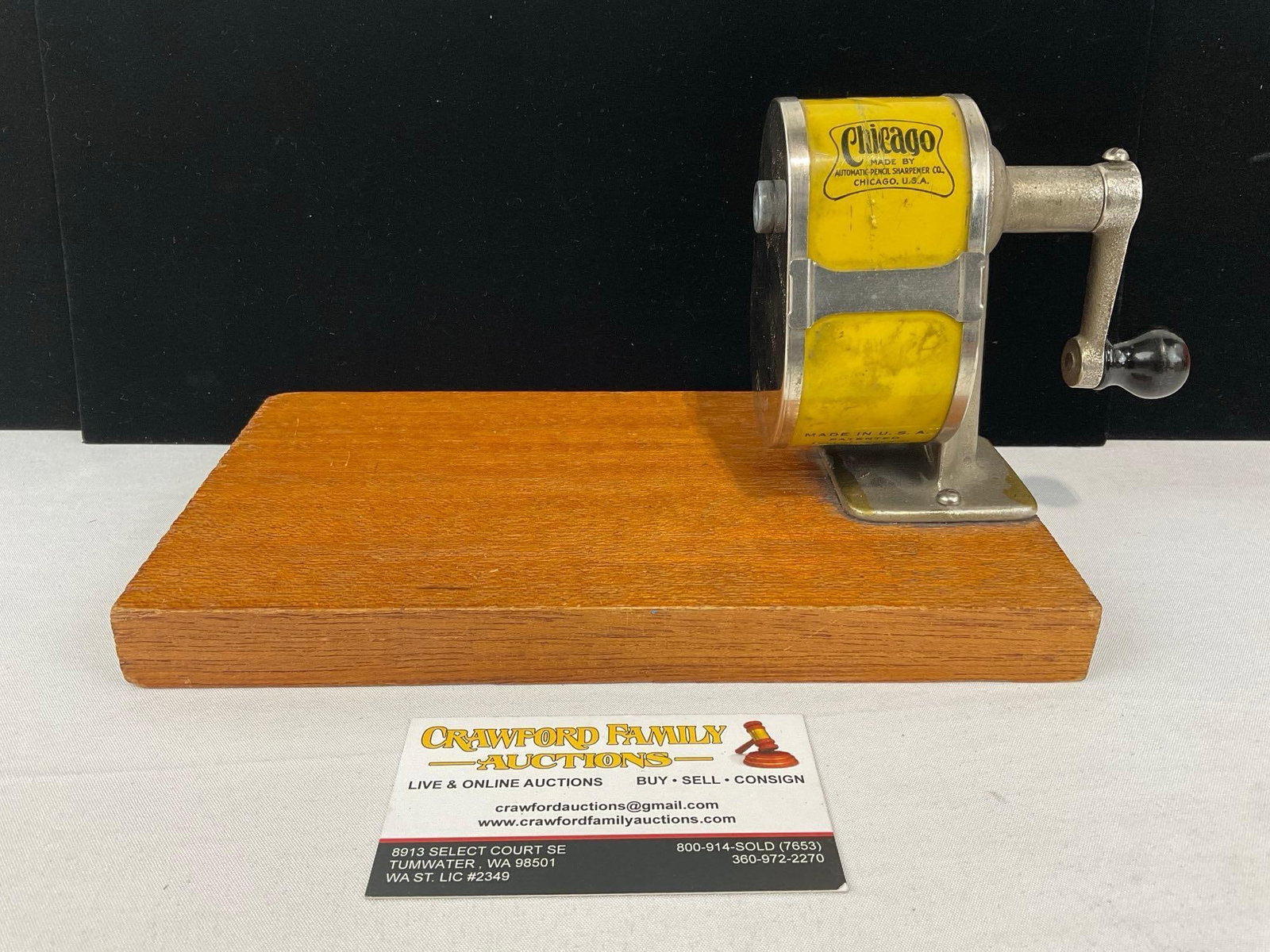 Antique Chicago Automatic Pencil Sharpener Co. Handcrank w/wood base: Last patent date Sept 13, 1921. See pics for condition. Measures approx 6h x 11w x 6d inches. E-6610
