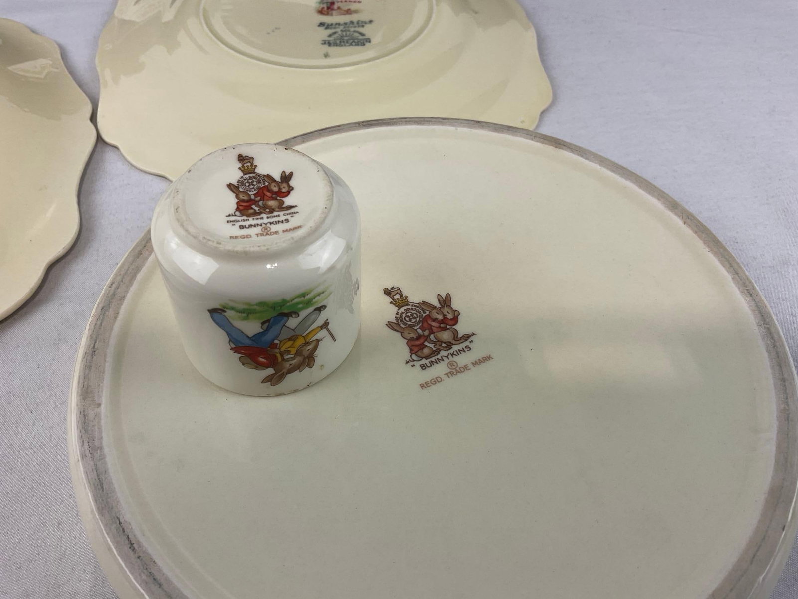 2x Sunshine pattern J&G Meakin Plates, Round & Square + Royal Doulton Bunnykins Bowl & Small Cup - 5