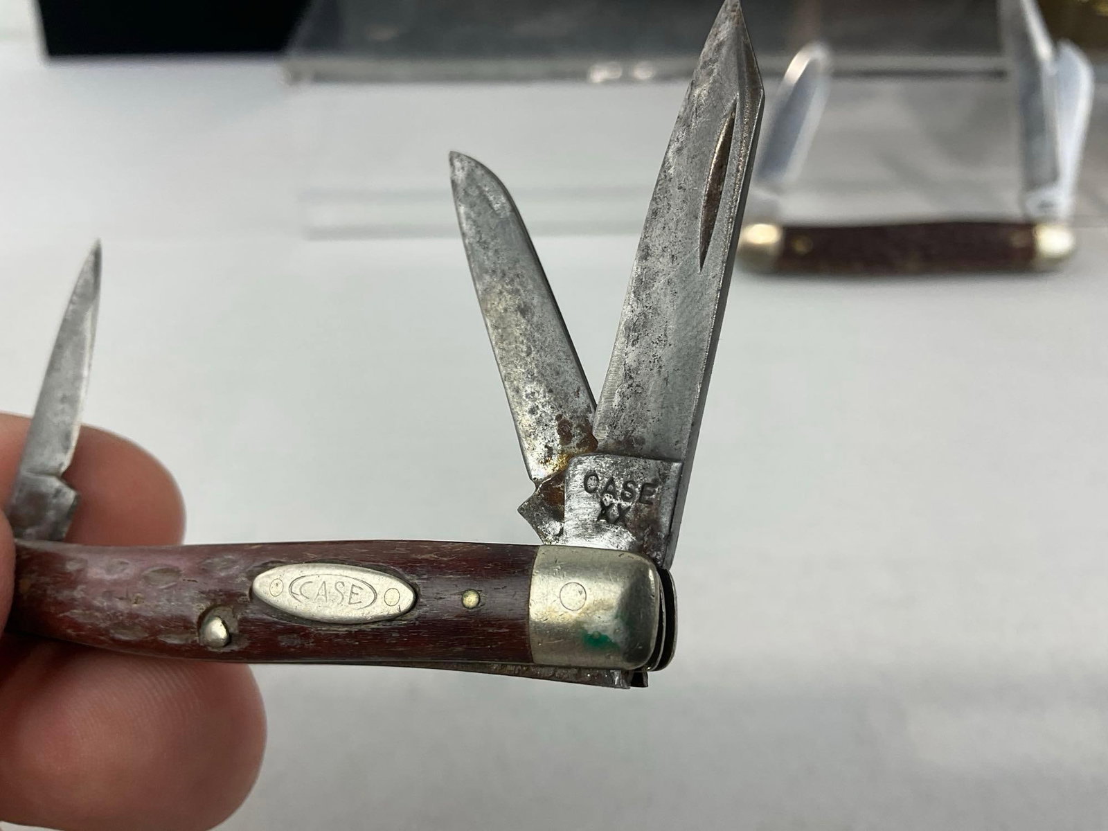 8 Small Folding Knives, includes: Case 6333 & Kabar 1063, Antique Pipe w/case, Cigarette Case - 9