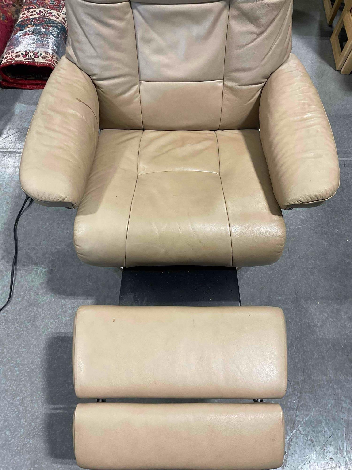 EKORNeS Stressless Power Recliner Chair w/ Tan Leather Upholstery. Tested, Works. - 5