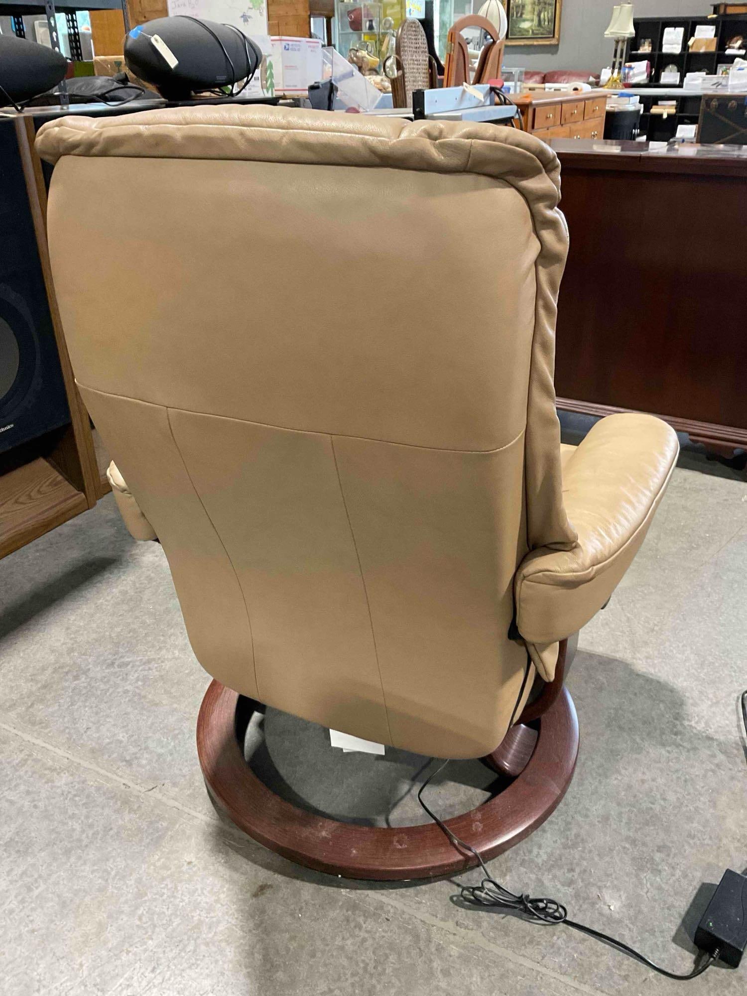 EKORNeS Stressless Power Recliner Chair w/ Tan Leather Upholstery. Tested, Works. - 7