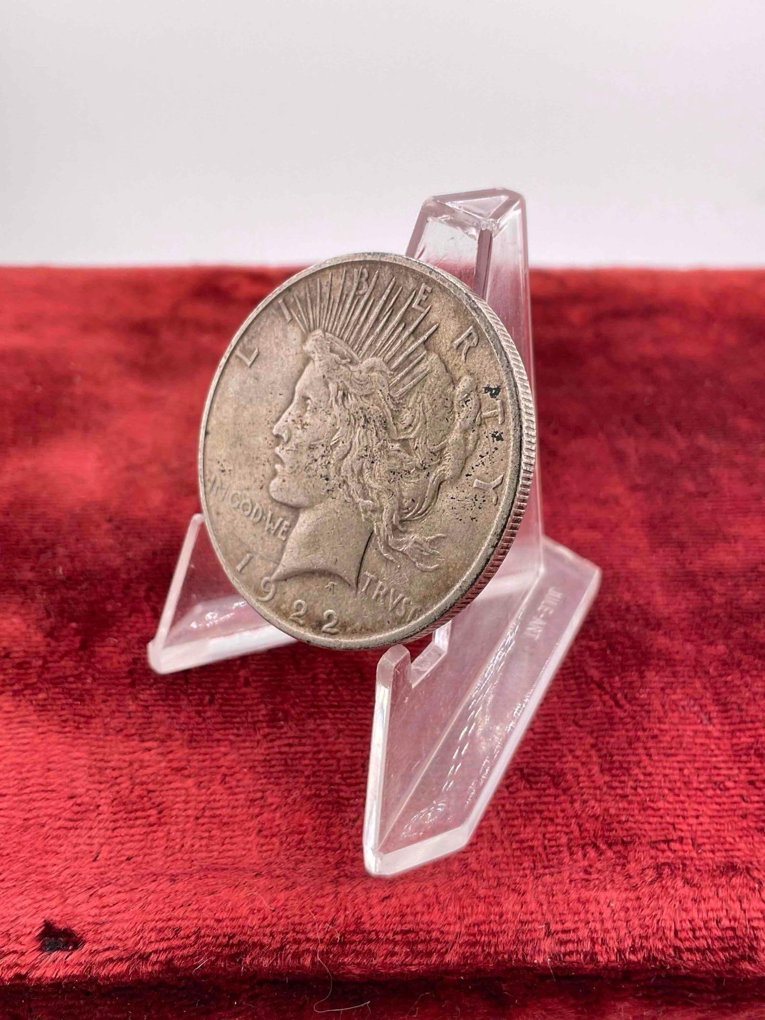 Antique 1922-D Silver Peace Dollar Coin. - 2