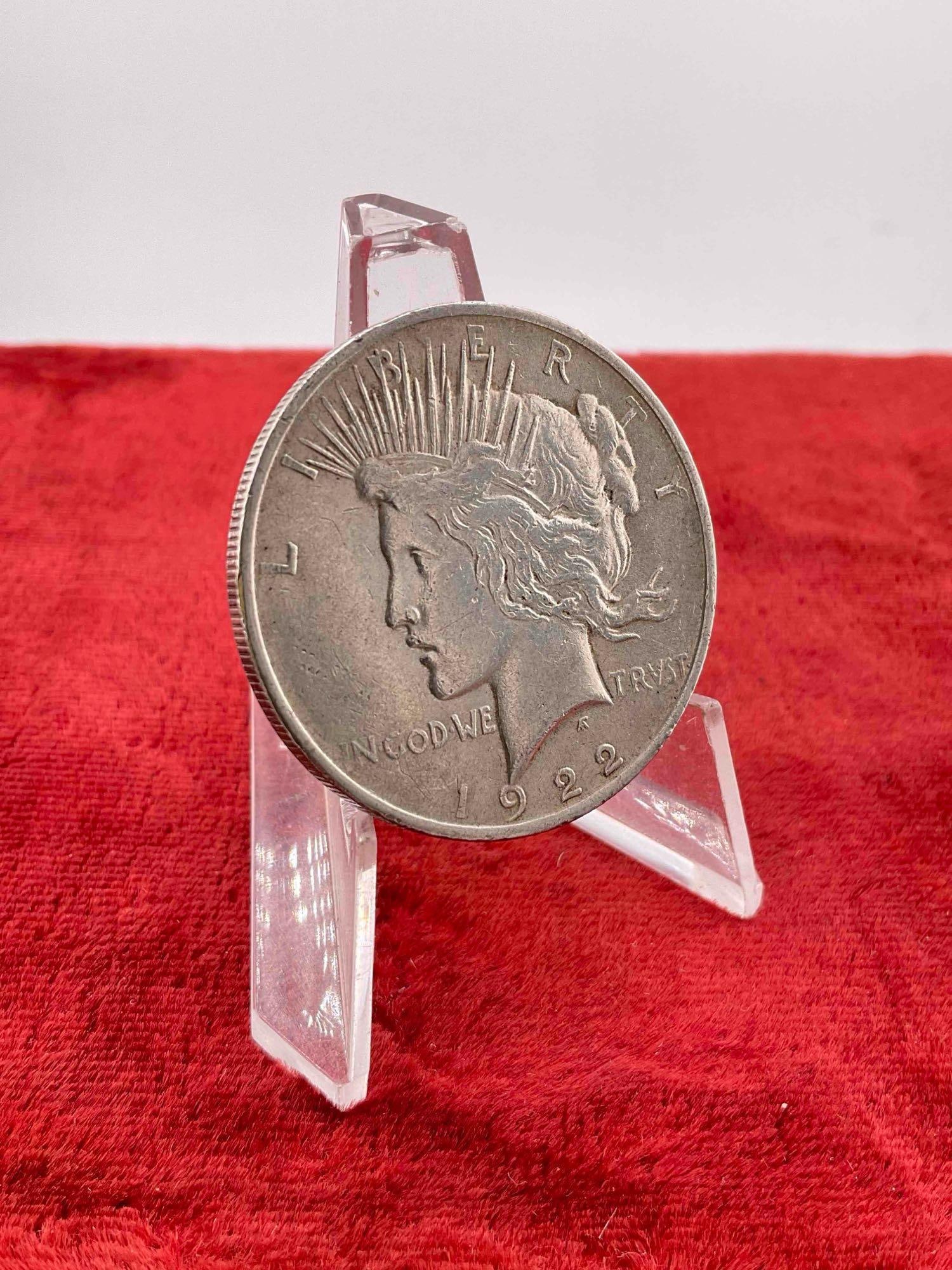 Antique 1922 Silver Peace Dollar Coin. - 2