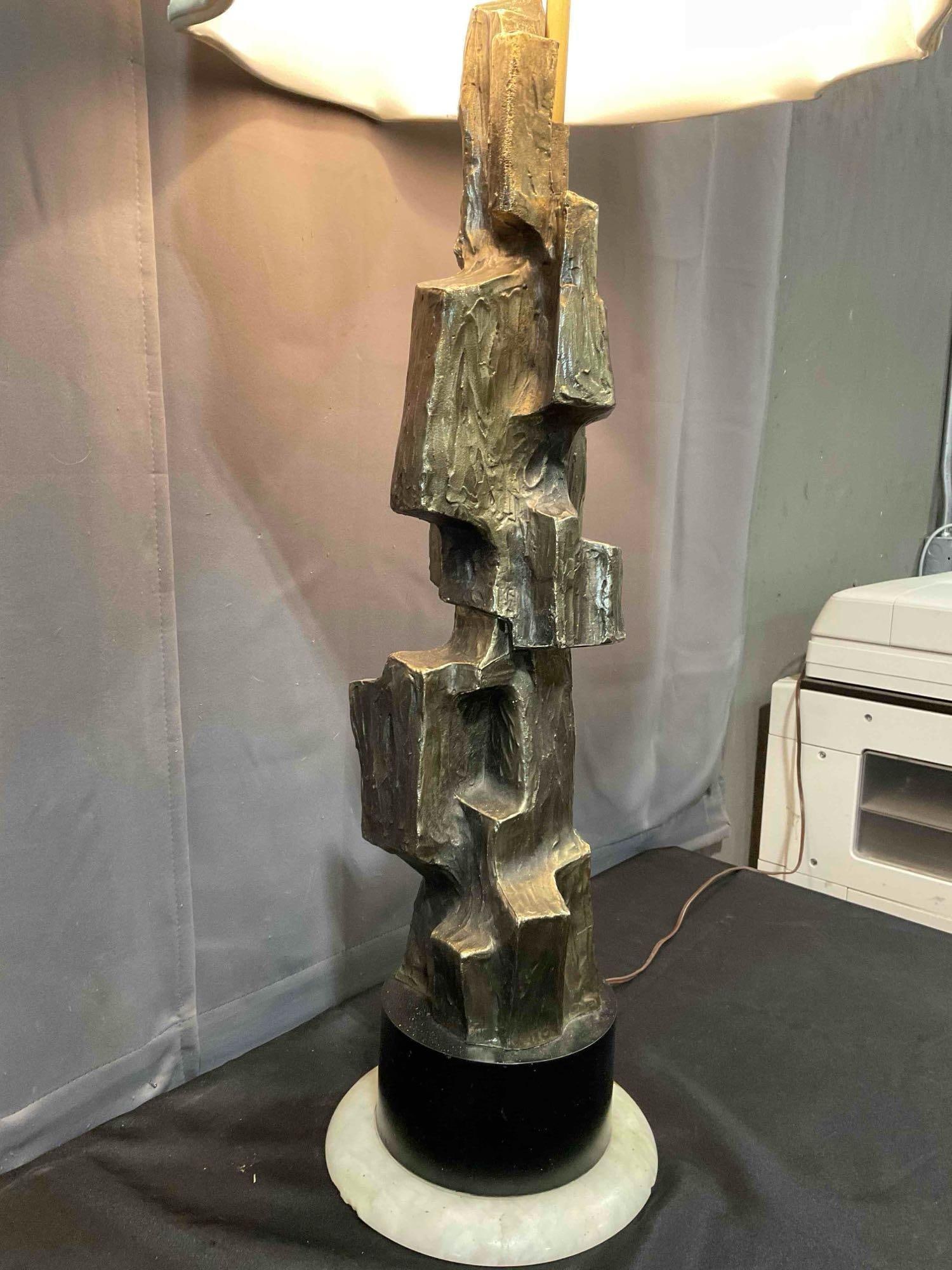 Handsome Vintage MCM Brutalist Cast Metal Table Lamp w/ Onyx Base. Tested, Works. - 3