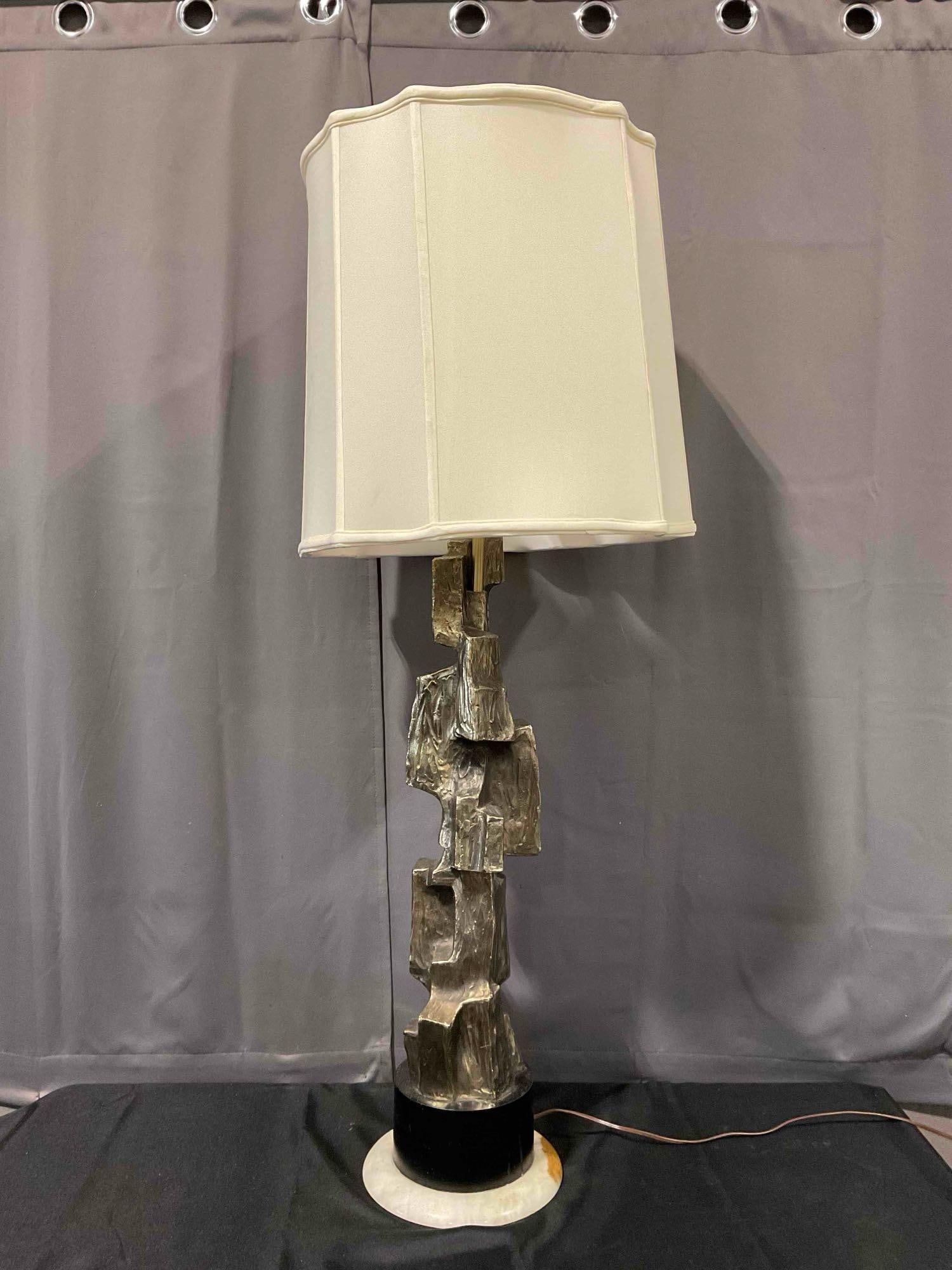 Handsome Vintage MCM Brutalist Cast Metal Table Lamp w/ Onyx Base. Tested, Works. - 6