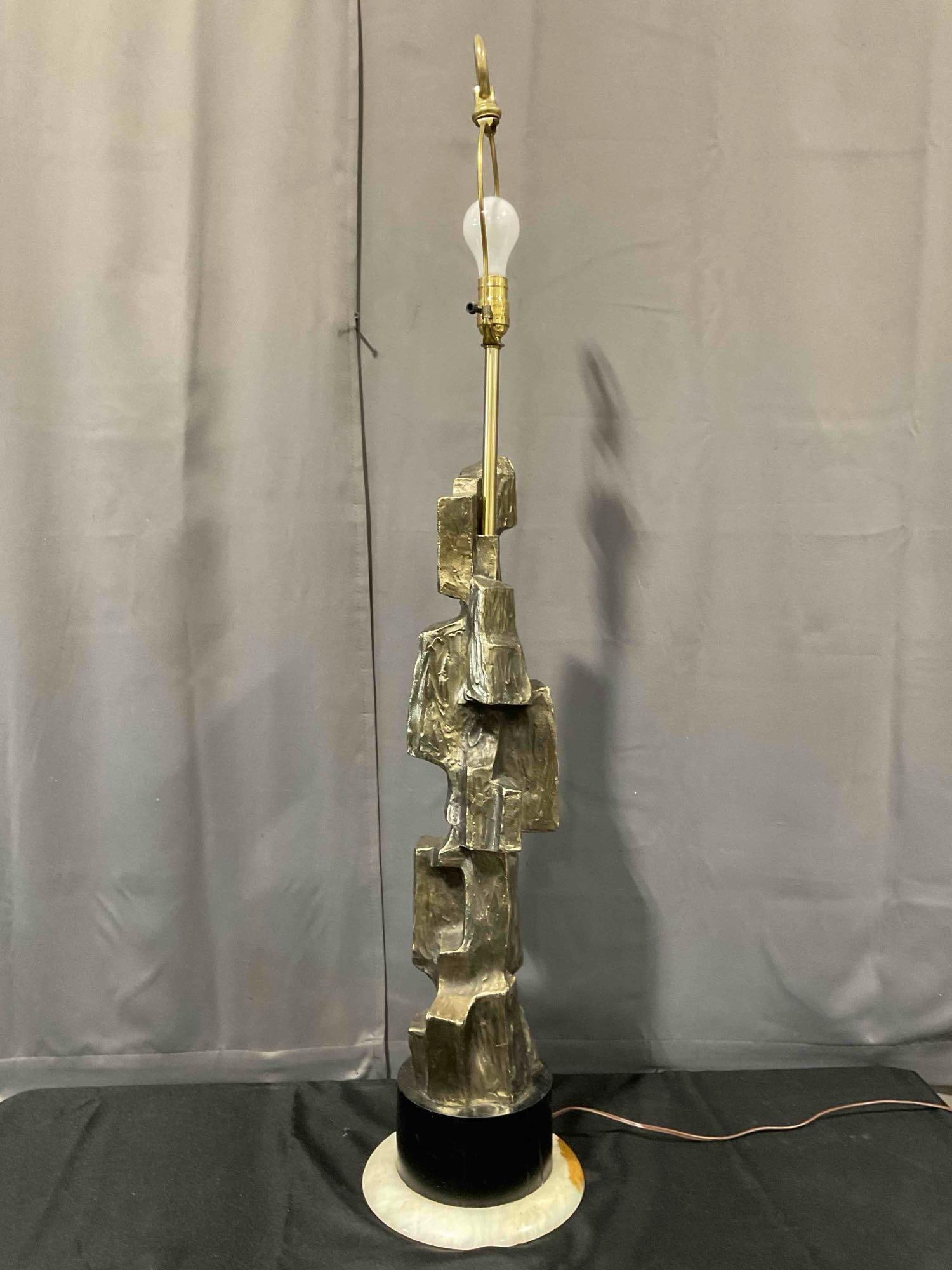 Handsome Vintage MCM Brutalist Cast Metal Table Lamp w/ Onyx Base. Tested, Works. - 8